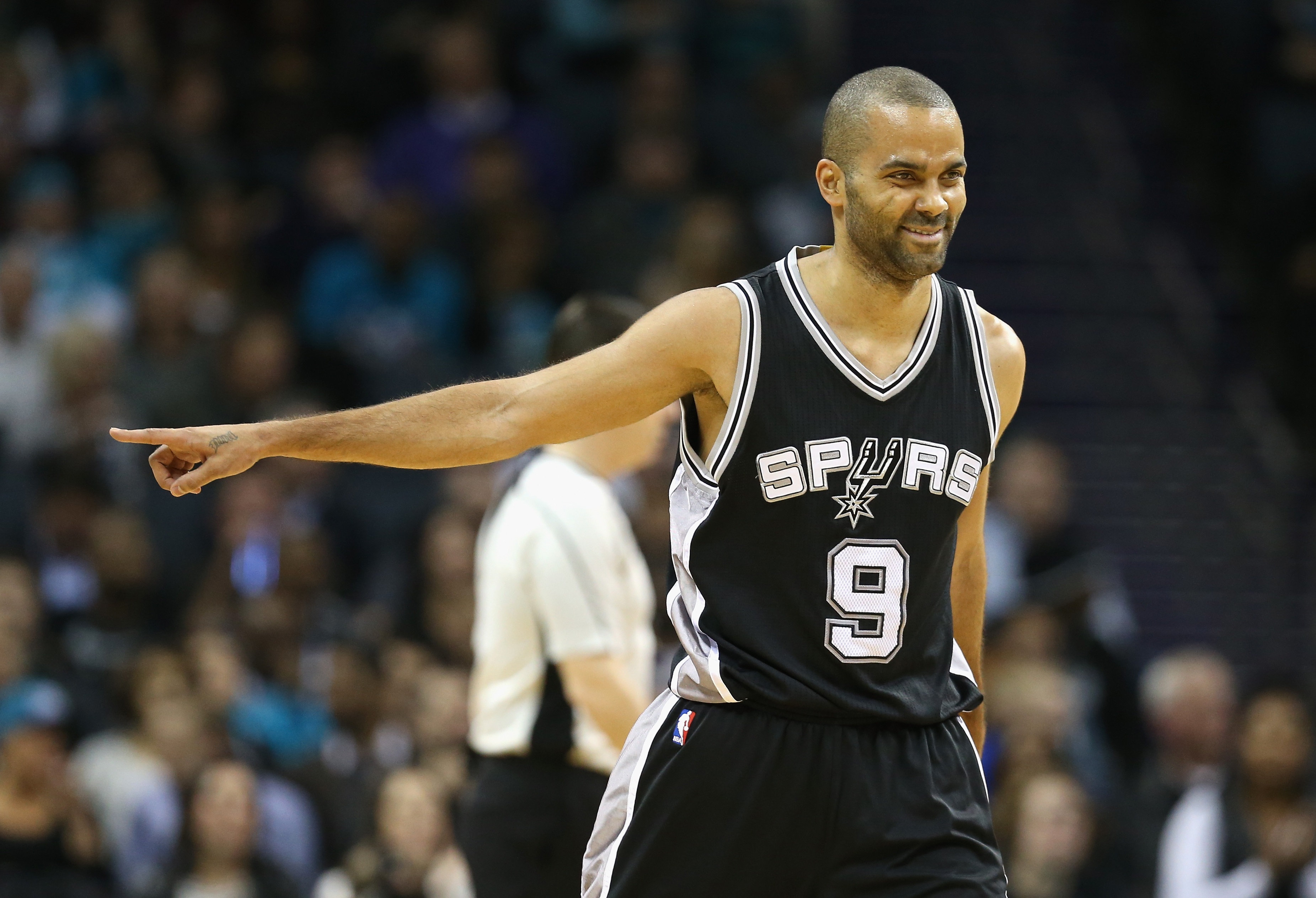 Tony Parker le pone punto final a su carrera como basquetbolista. (Foto Prensa Libre: AFP) 