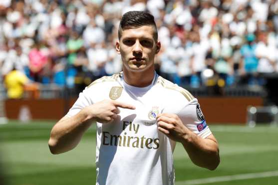 Luka Jovic prometió ganar la Liga de Campeones con el Real Madrid. (Foto Prensa Libre: EFE)