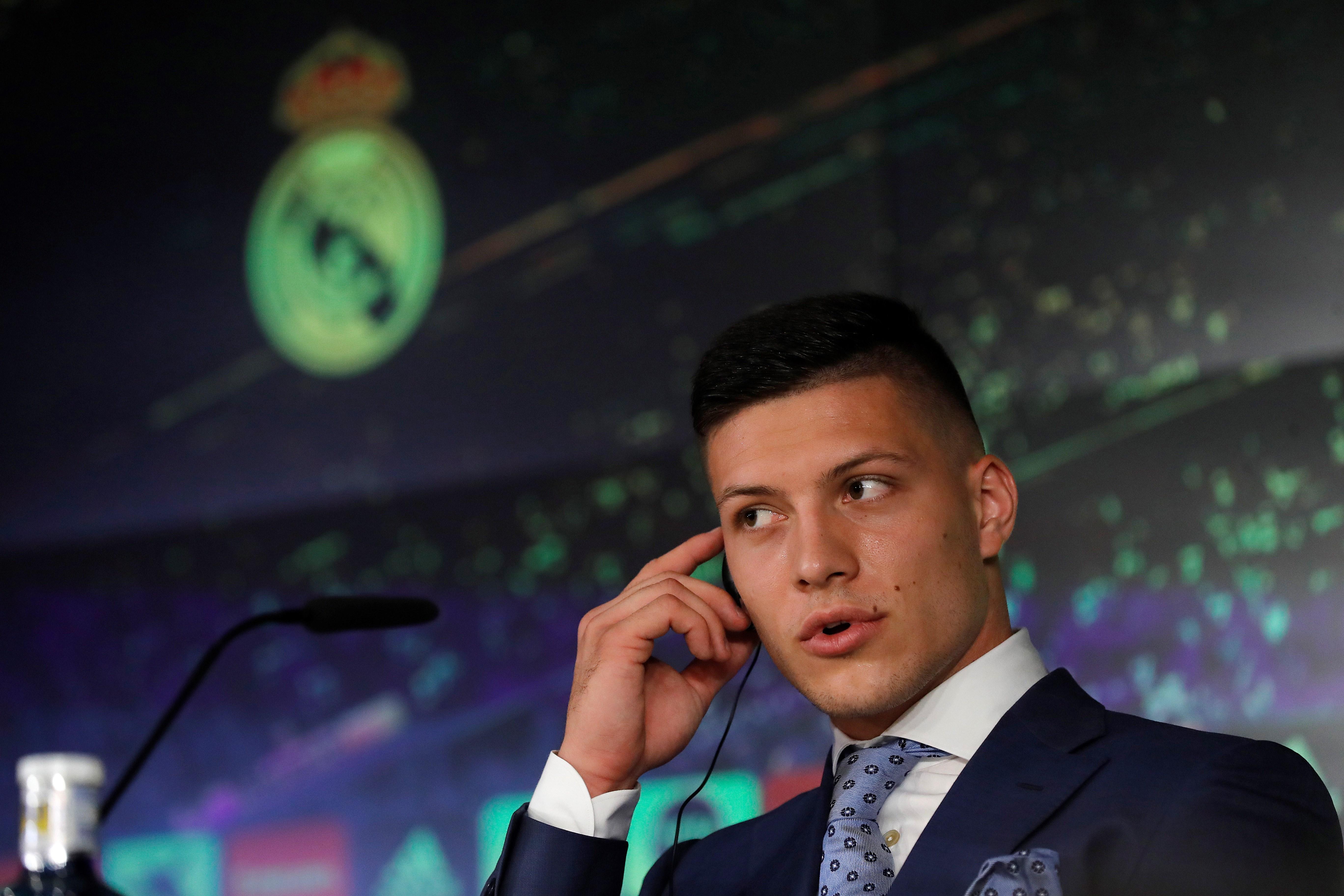 El delantero serbio Luka Jovic durante la presentación como nuevo jugador del Real Madrid. (Foto Prensa Libre: EFE)