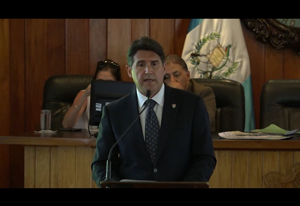 El alcalde Ricardo Quiñonez durante su mensaje. (Foto Prensa Libre: Municipalidad de Guatemala).