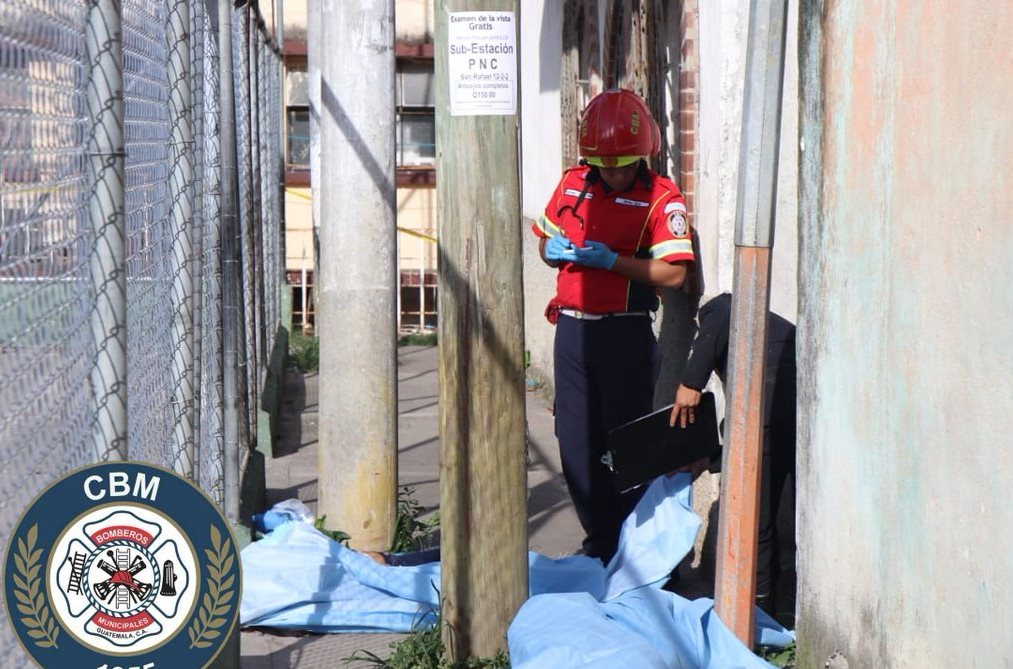 Lugar donde fueron asesinados los dos jóvenes. (Foto Prensa Libre: CBM).