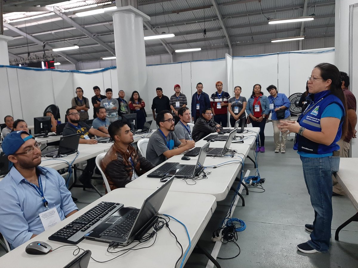 Junta Electoral del Distrito Central efectúa un simulacro de sistematización de datos. (Foto Prensa Libre: Andrea Domínguez).