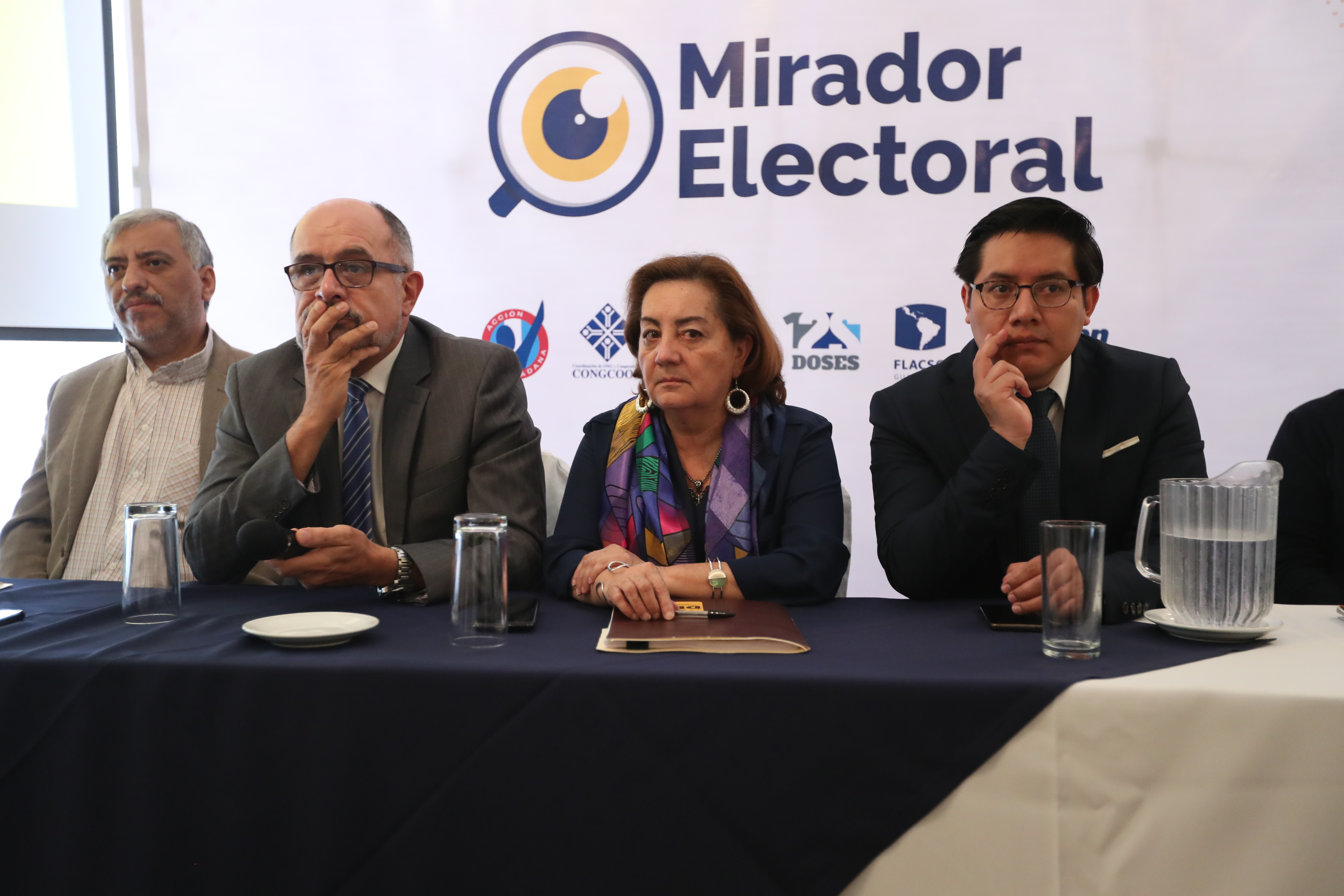 El actual proceso electoral está siendo monitoreado por instancias de observadores como Mirador Electoral, la misión de Observadores de la OEA, las misión de observadores de Cacif, voluntarios de la USAC y delegados de la PDH entre otras instancias.
(Foto Prensa Libre: Esbin García)