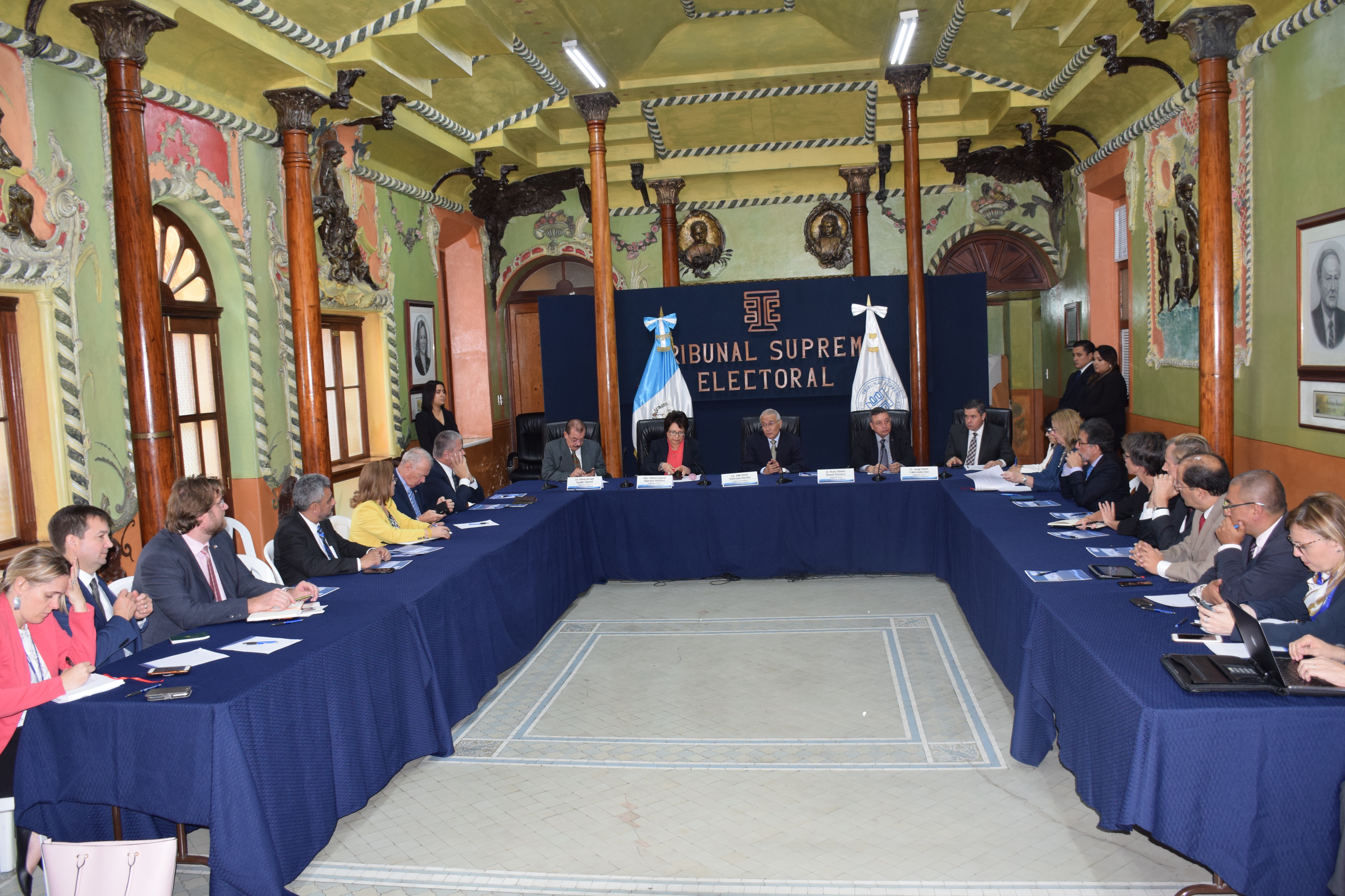 Reunion de magistrados del Tribunal Supremo Electoral y embajadores.

Fotografa. CORTESIA TSE:                       26/06/2019