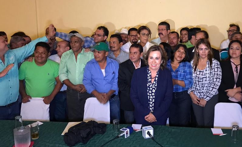 Sandra Torres, candidata a la presidencia, en conferencia de prensa. (Foto Prensa Libre: Carlos Hernández)