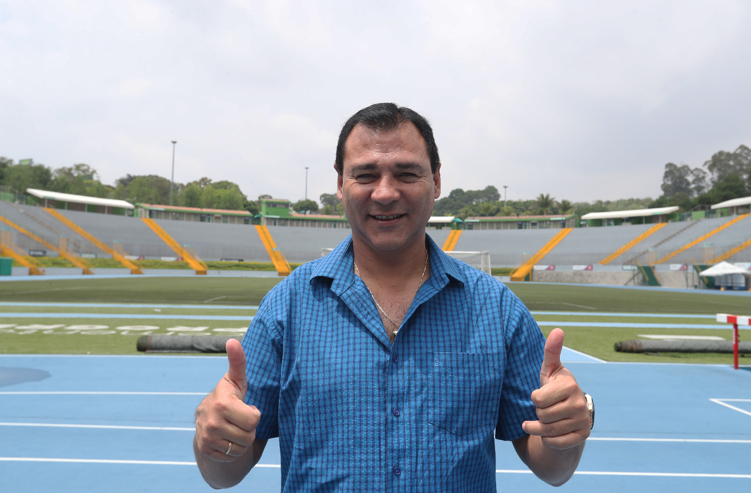 El técnico argentino Mauricio Tapia está feliz de su nueva aventura con Comunicaciones. (Foto Prensa Libre: Francisco Sánchez)