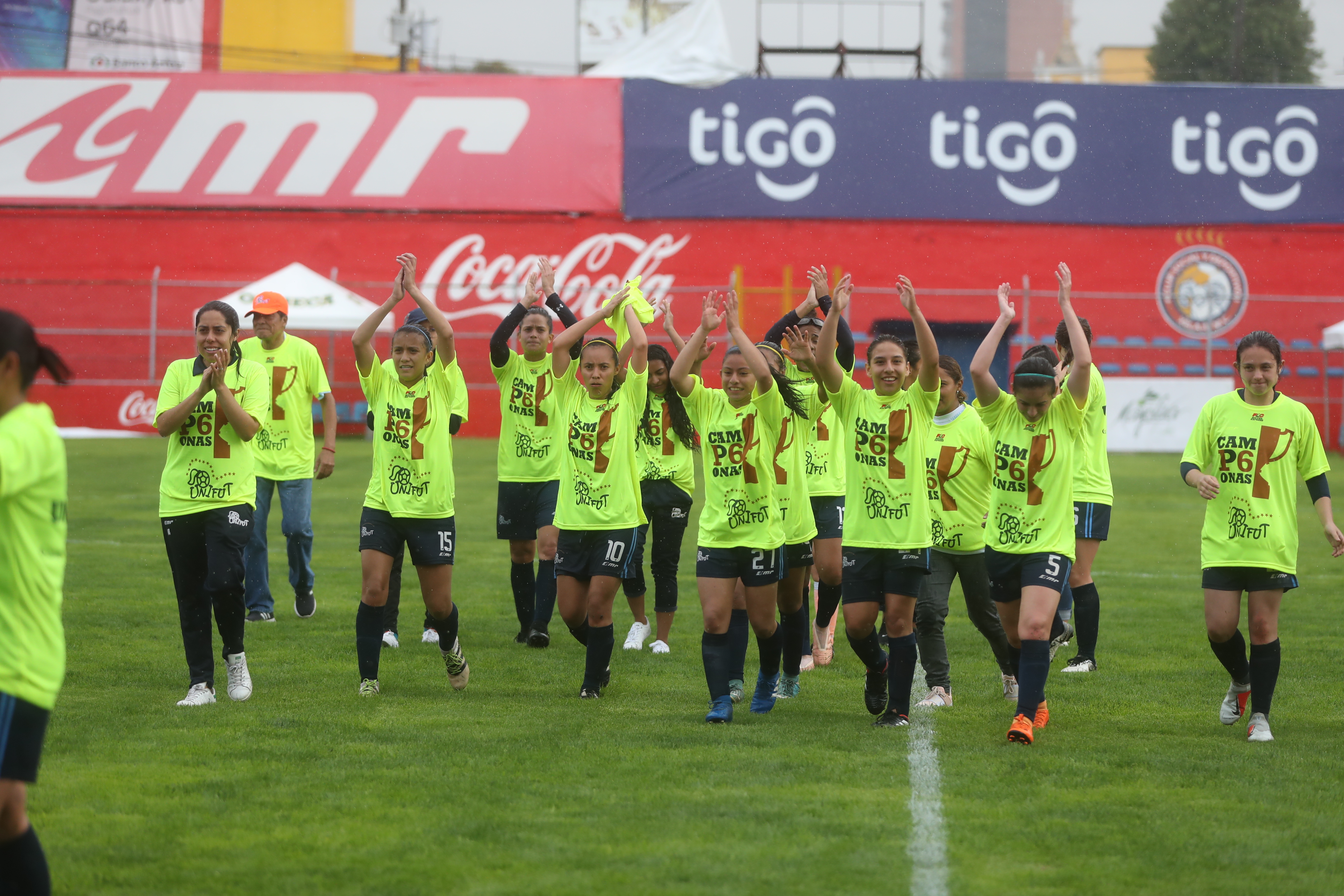 Unifut Rosal conquistó un nuevo cetro, después de haber nivelado 1-1 contra Deportivo Xela, en el Mario Camposeco. (Foto Prensa Libre: Mynor Toc).