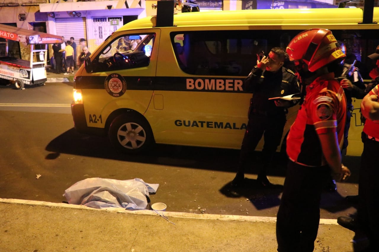 El cuerpo de la bebé estaba envuelta en una chumpa de cuero. (Foto: Bomberos Municipales)