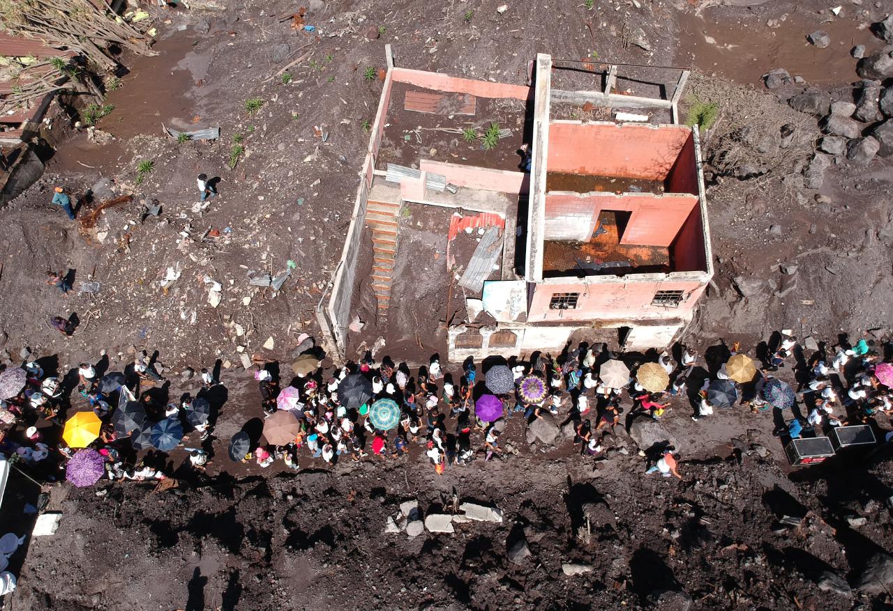 La tragedia dejó varias personas fallecidas y otras desaparecidas. Foto Prensa Libre: Carlos Hernández