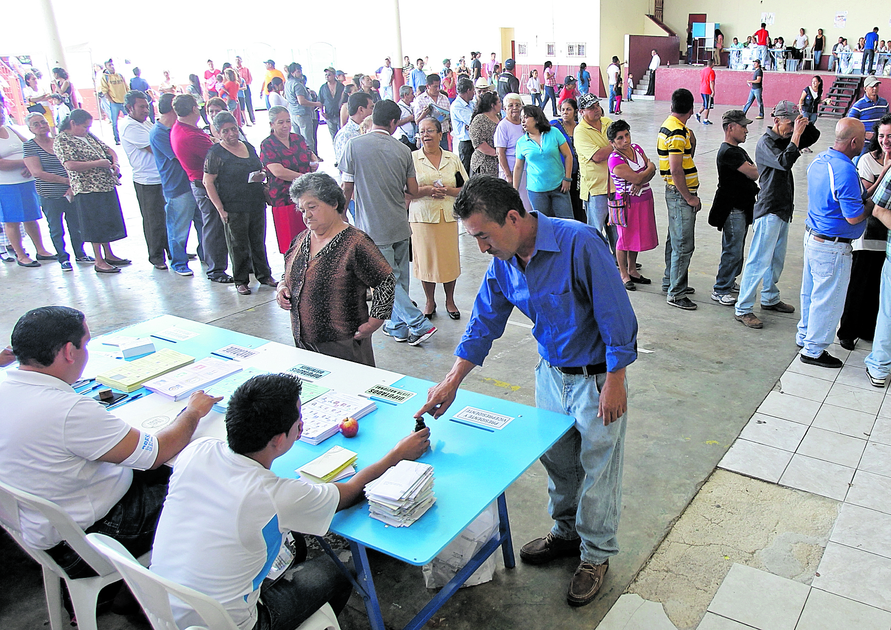 El TSE espera que todos los guatemaltecos aptos para votar acudan a las urnas este domingo 16 de junio.(Foto Prensa Libre: Hemeroteca PL)