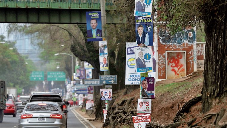 La credenciales que se le otorgó a candidatos a cargos de elección popular perdió vigencia el 16 de junio pasado, pero la inmunidad la pierden hasta adjudicar cargos. (Foto Prensa Libre: Hemeroteca PL) 