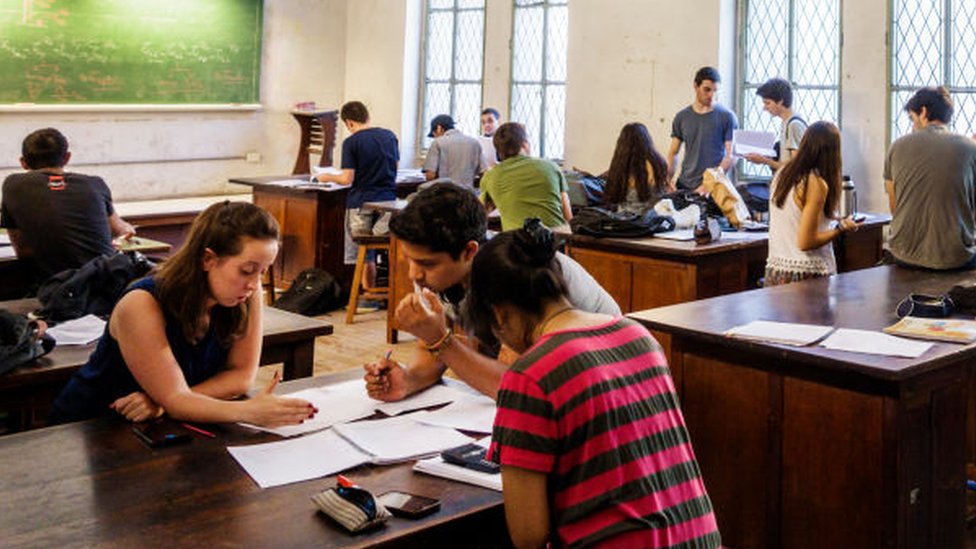 Ocho ciudades de América Latina estuvieron entre las mejores del mundo para estudiar. (Foto Prensa Libre: Getty Images)