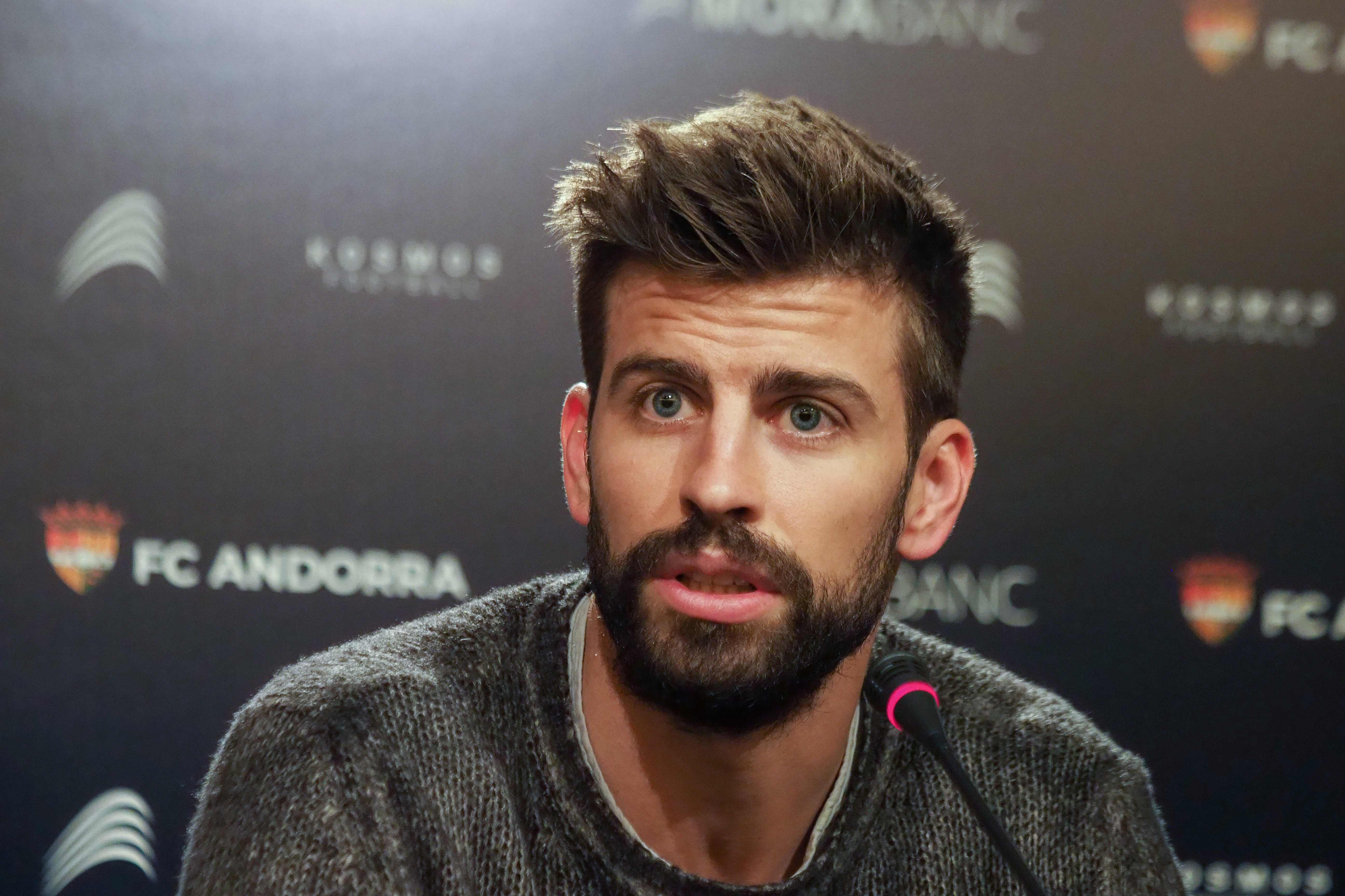 El defensa español Gerard Piqué además de jugar para el Barcelona también estará atento a su equipo, el FC Andorra. (Foto Prensa Libre: AFP)