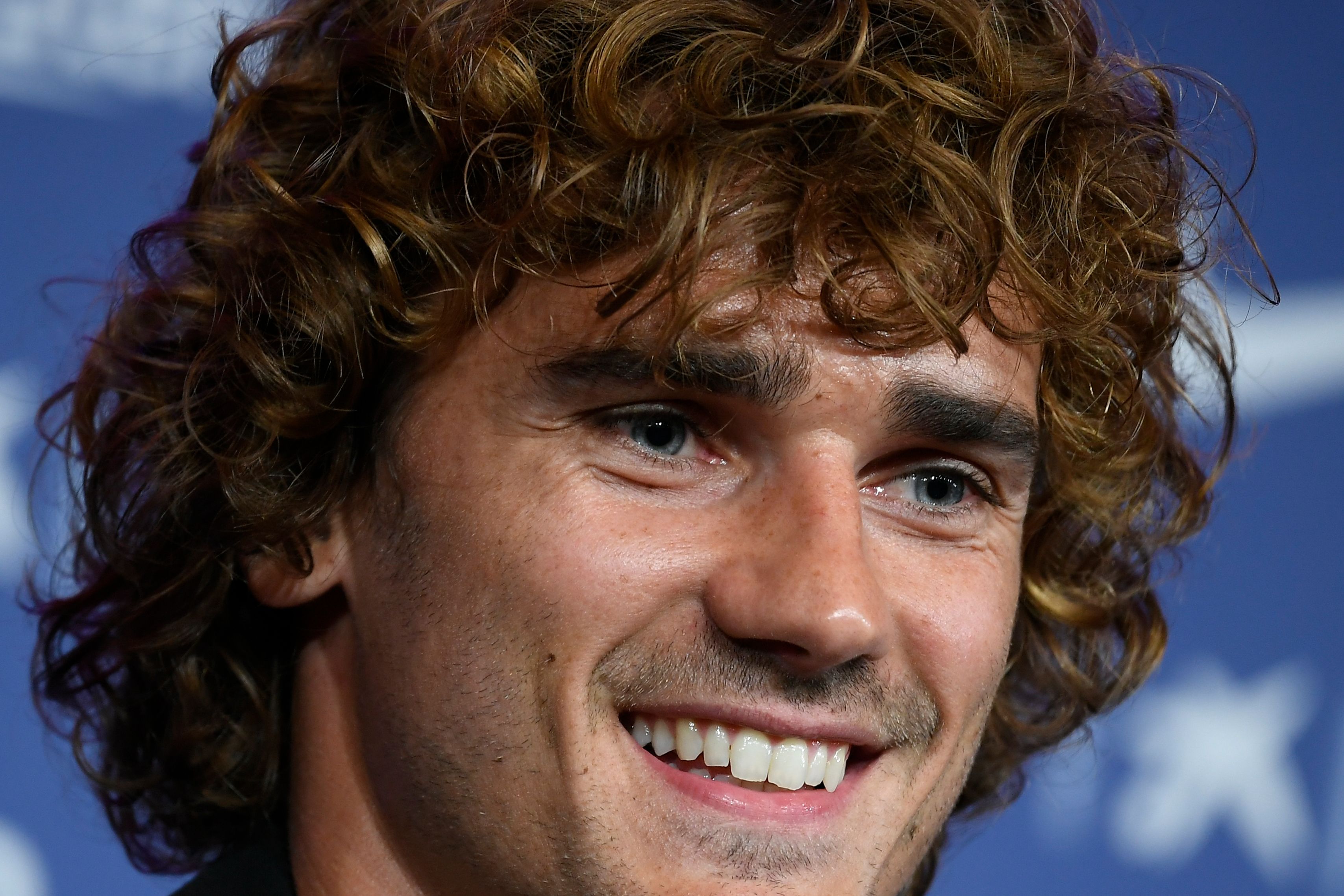 El delantero francés Antoine Griezmann está feliz de poder jugar en el Barcelona. (Foto Prensa Libre: AFP)