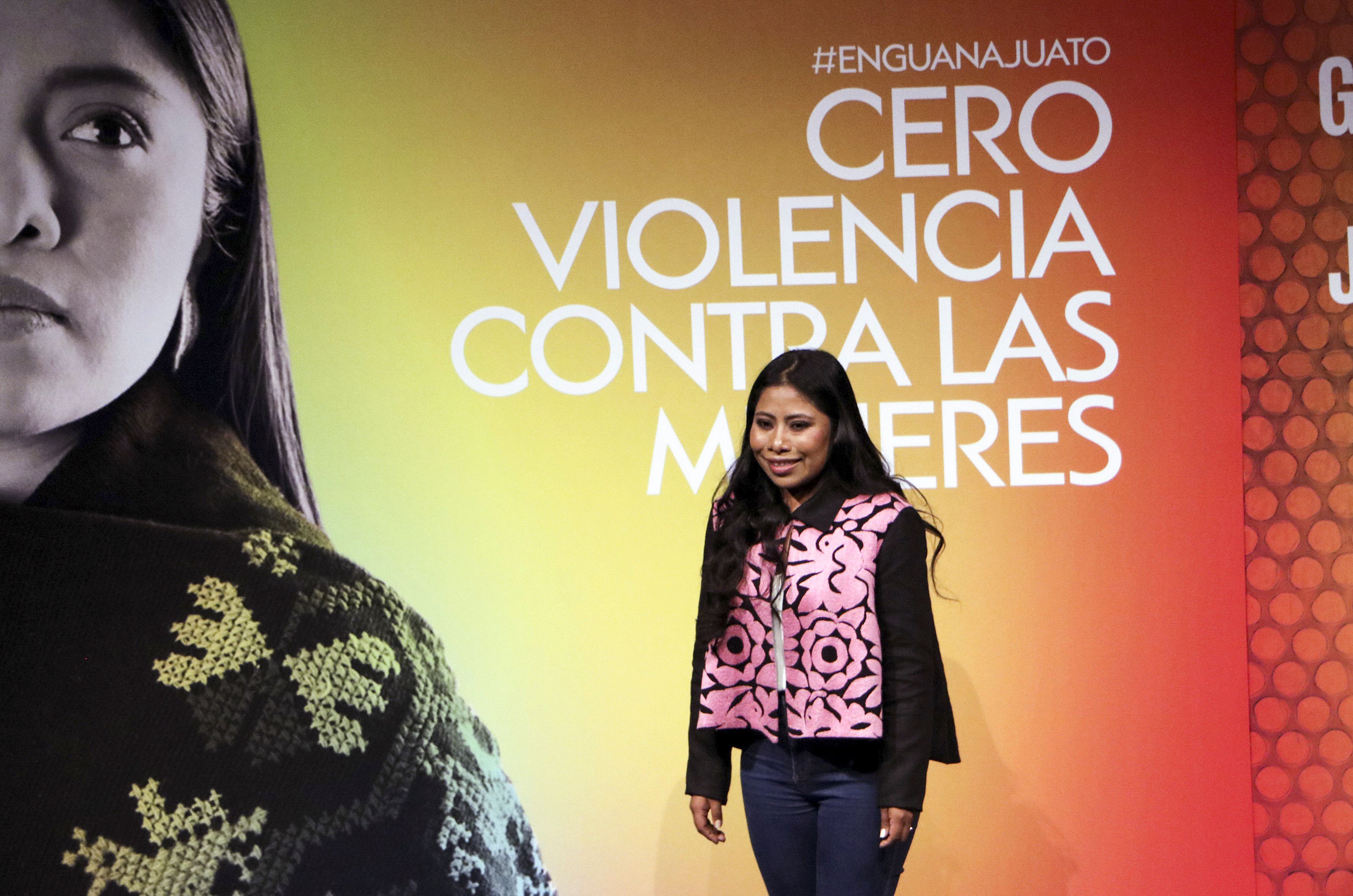 El mensaje de Yalitza Aparicio no es solo para quienes han sido víctimas, sino que también habla a los generadores de violencia.  Foto Prensa Libre: AFP