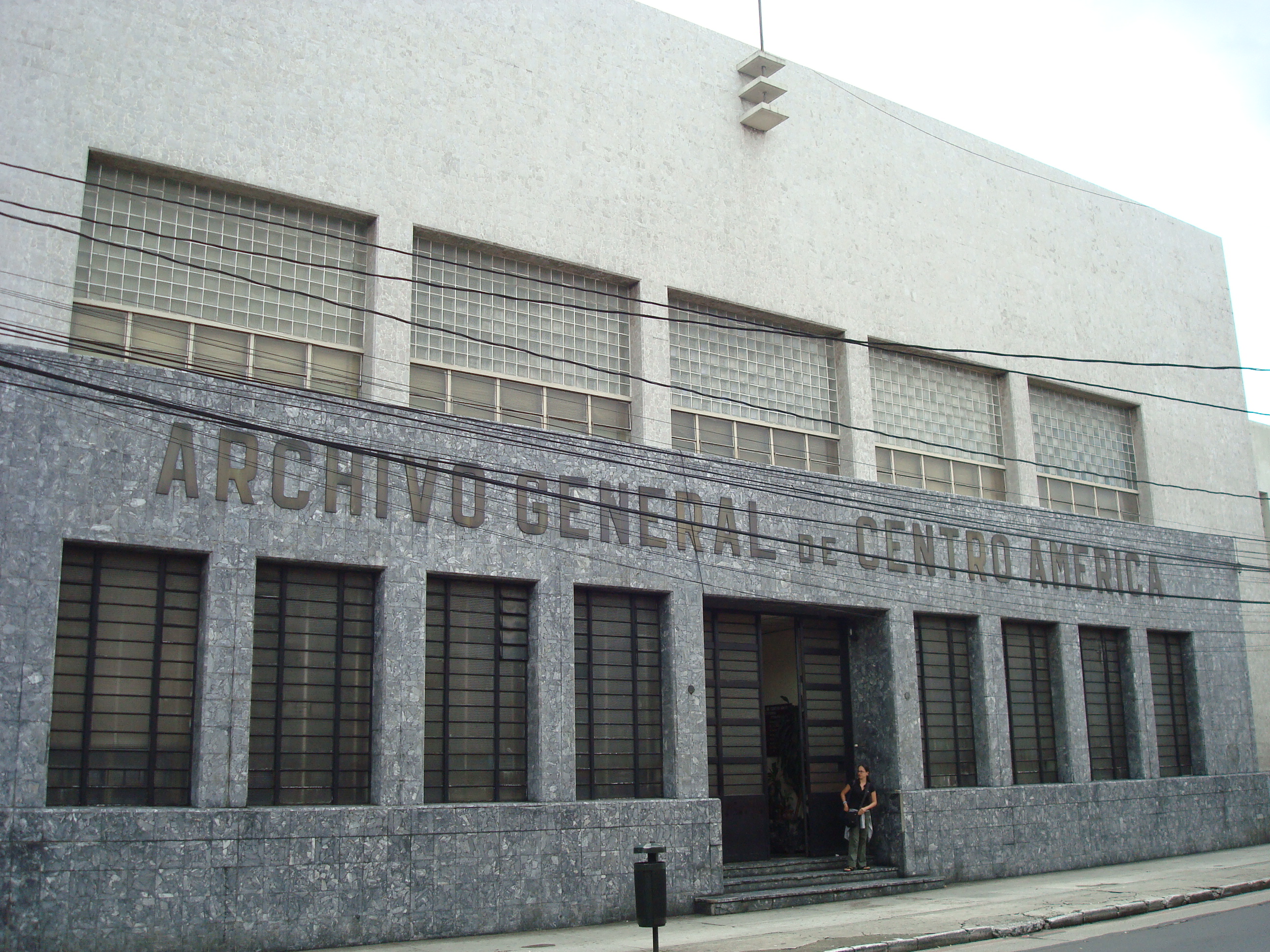 La directora del Archivo de Centroamérica fue destituida. (Foto Prensa Libre)