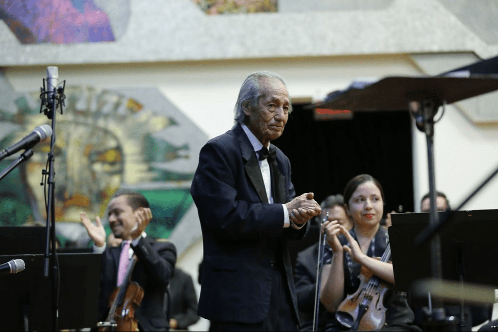 Robelio Méndez Miranda durante un homenaje que recibió en el auditorio del Conservatorio Nacional de Música “Germán Alcántara” en febrero de 2018. (Foto Prensa Libre: Ministerio de Cultura y Deportes).