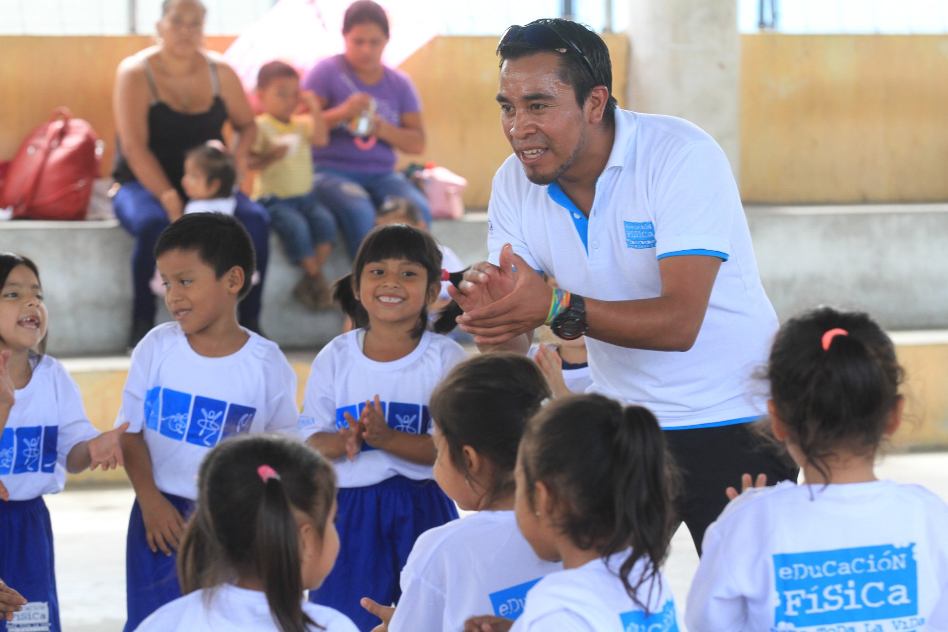 Óscar Chuc es un destacado docente de física en Quetzaltenango quien también entrena a atletas de alto rendimiento. (Foto Prensa Libre: Cortesía Digef)