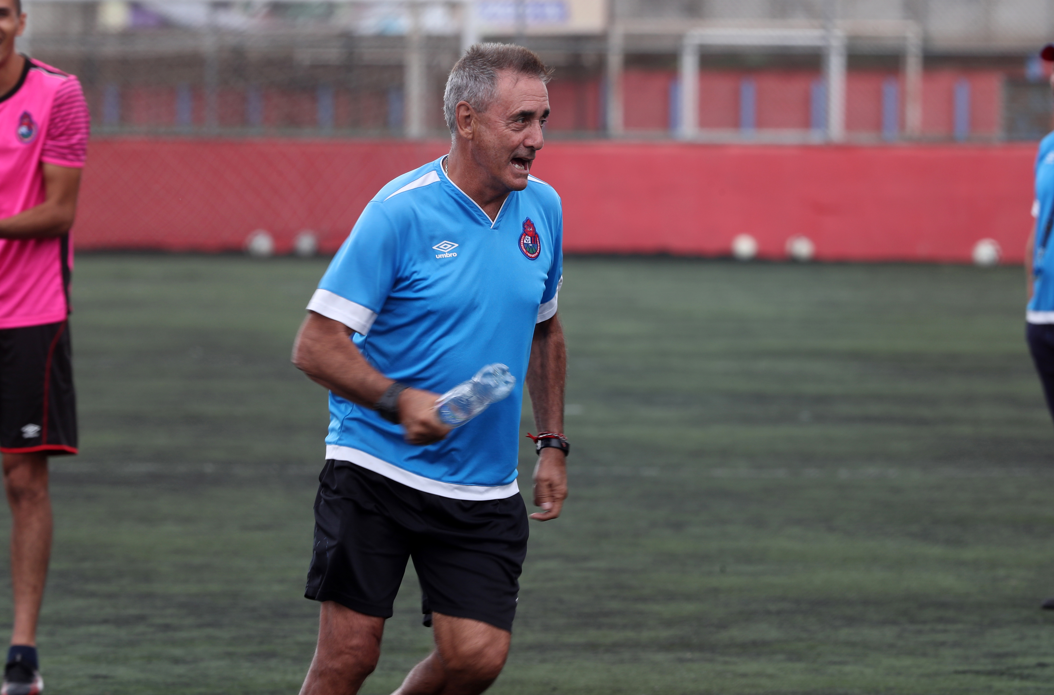 Horacio Cordero, técnico de Municipal, confía en su equipo para el juego contra Real España. (Foto Prensa Libre: Francisco Sánchez)