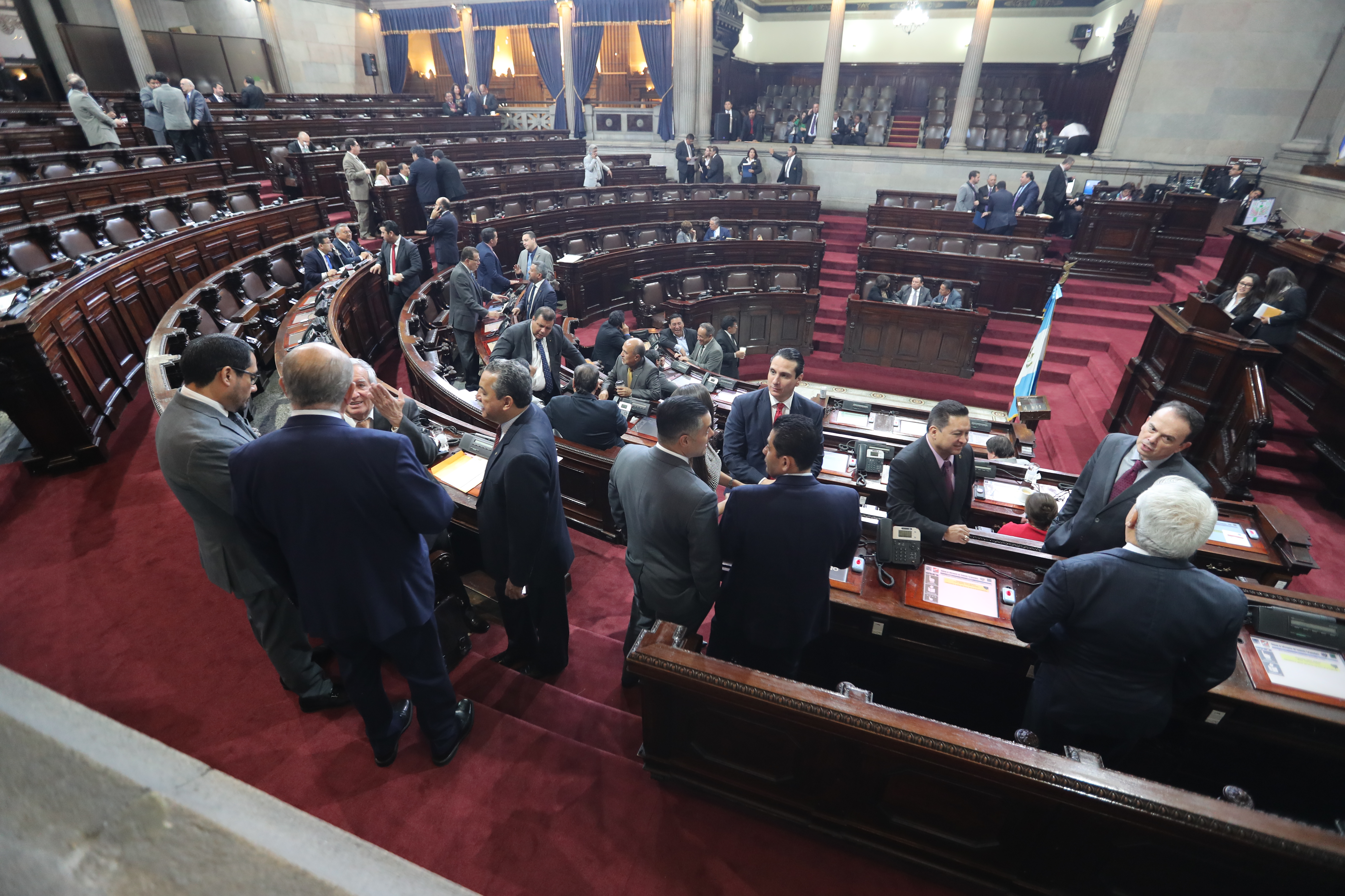 Las propuestas de la mesa de diálogo para las modificaciones del presupuesto 2021 se conocerán en la tercera semana de diciembre y se presentarán al Congreso. (Foto Prensa Libre: Érick Ávila)