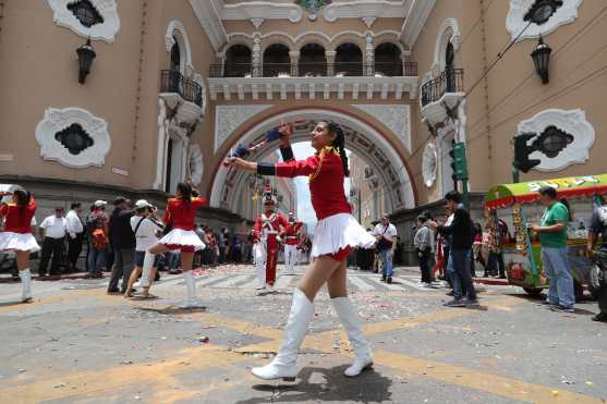 El colegio vecino del Mercantil, el Santo Domingo, fue uno de los últimos en pasar. 