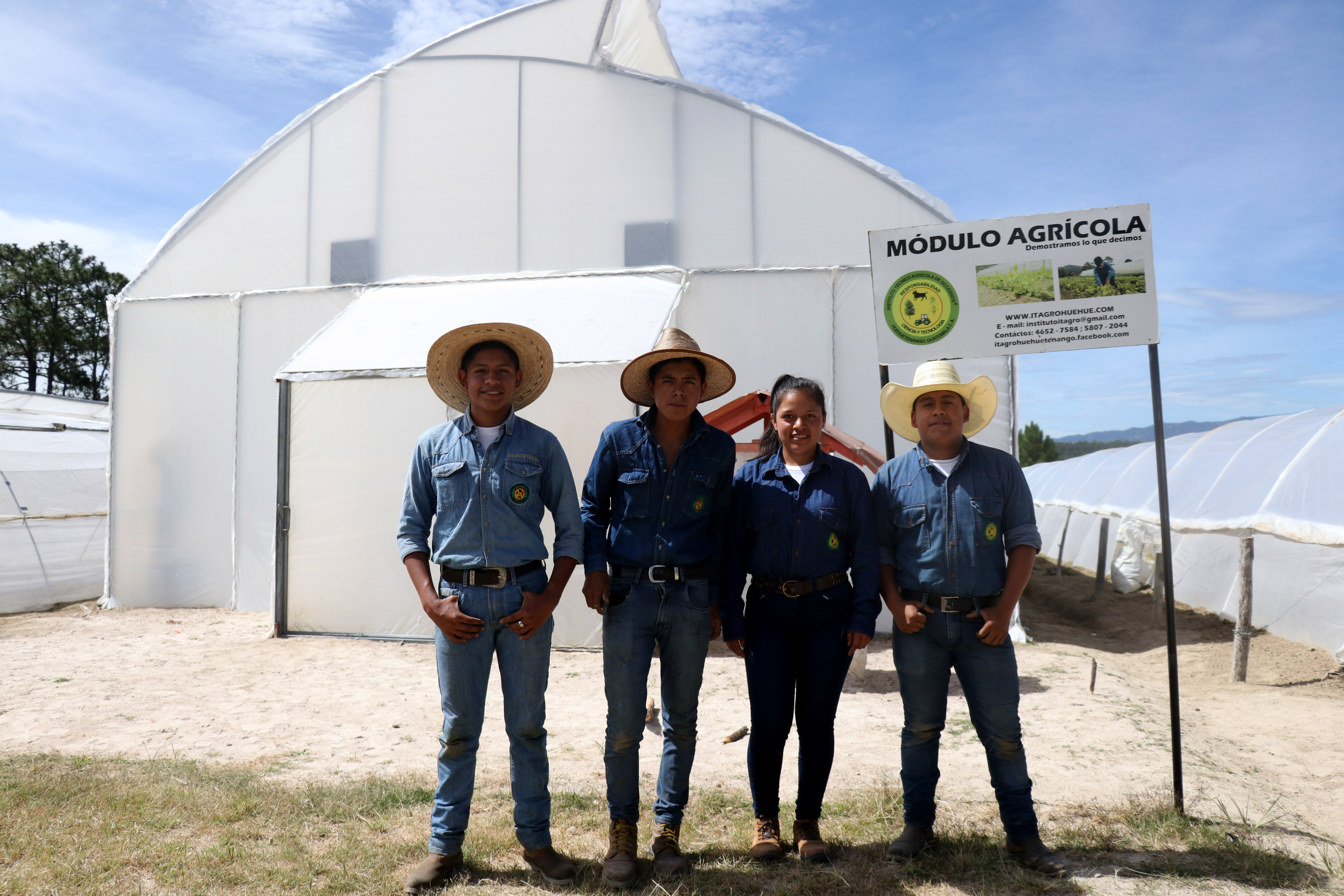  Jóvenes fundaron una empresa para producir tomate en las instalaciones del Itagro. (Mike Castillo)