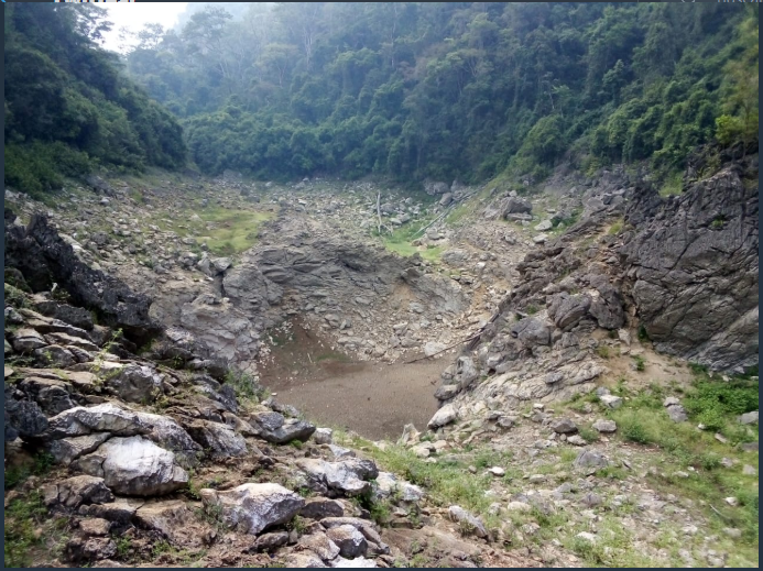 Laguna de Sepalau seca por la falta de lluvia. (Foto Prensa Libre)