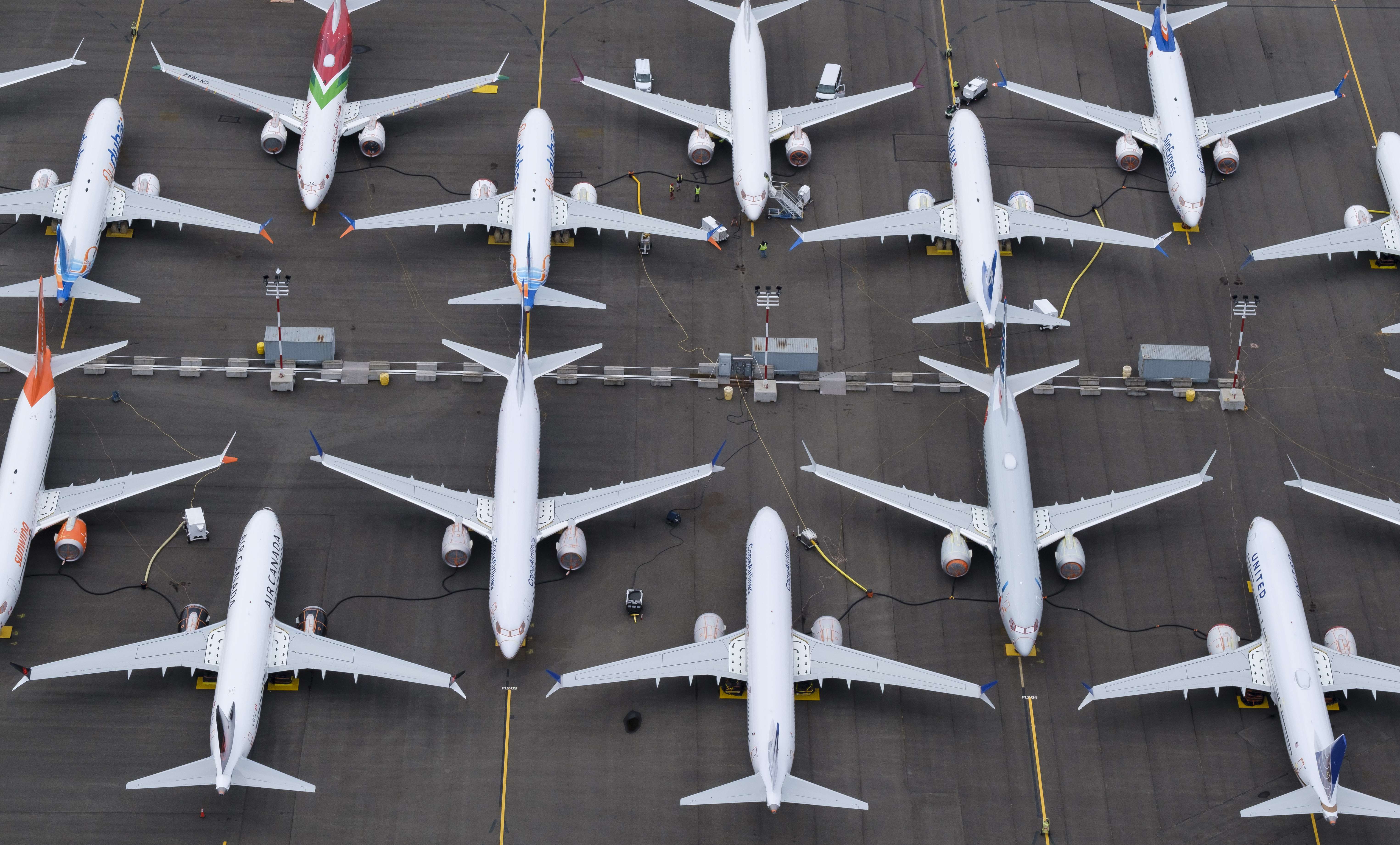 Aviones Boeing 737 MAX almacenan en un área adyacente a Boeing Field, en Seattle, Washington. Después de dos accidentes el 737 MAX ha sido castigado por la FAA y otras agencias de aviación desde marzo de 2019. (Foto, Prensa Libre: AFP).