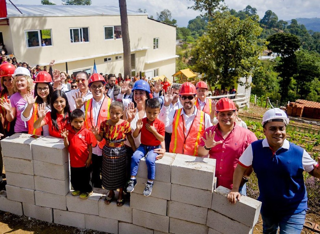 El Centro de Capacitación Técnica en el caserío Asunción Chivoc, San Juan Sacatepéquez, se espera esté construido a finales de diciembre. (Foto Prensa Libre: Cortesía Passion Asociación)