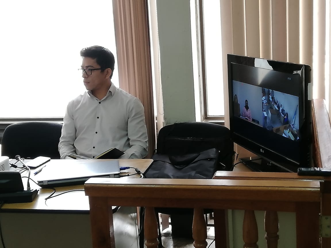 Uno de los testigos declaró por videoconferencia en el juicio a Mirna Elizabeth Juárez Argueta, conocida como La Rancherita y Édgar Danilo Xiloj Rivera. (Foto Prensa Libre: Kenneth Monzón)