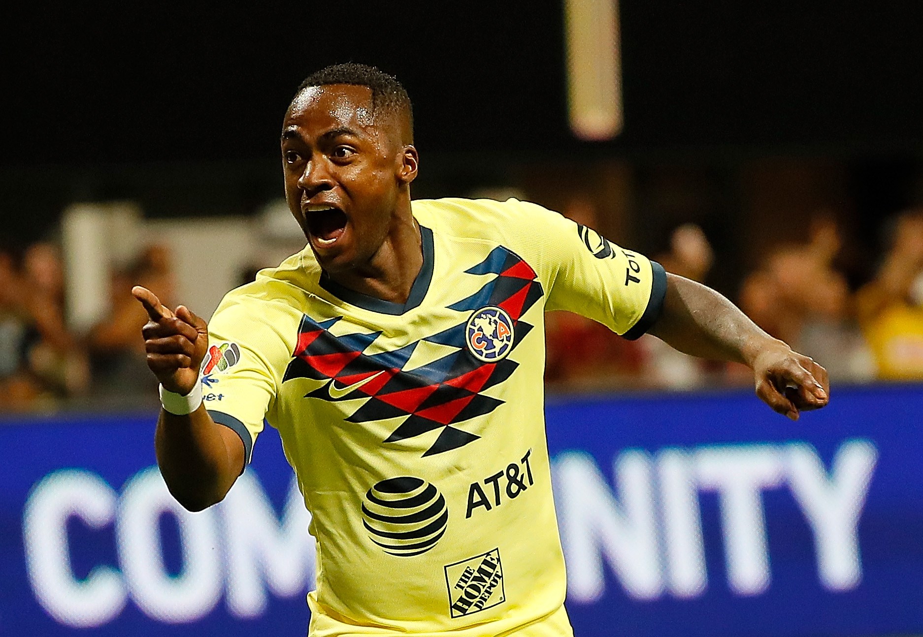 El ecuatoriano Renato Ibarra del Club América se encuentra con problemas legales. (Foto Prensa Libre: AFP)