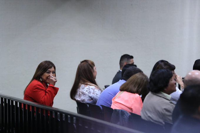 Anabella de León al momento de escuchar la decisión del Tribunal. (Foto Prensa Libre: Juan Diego González)