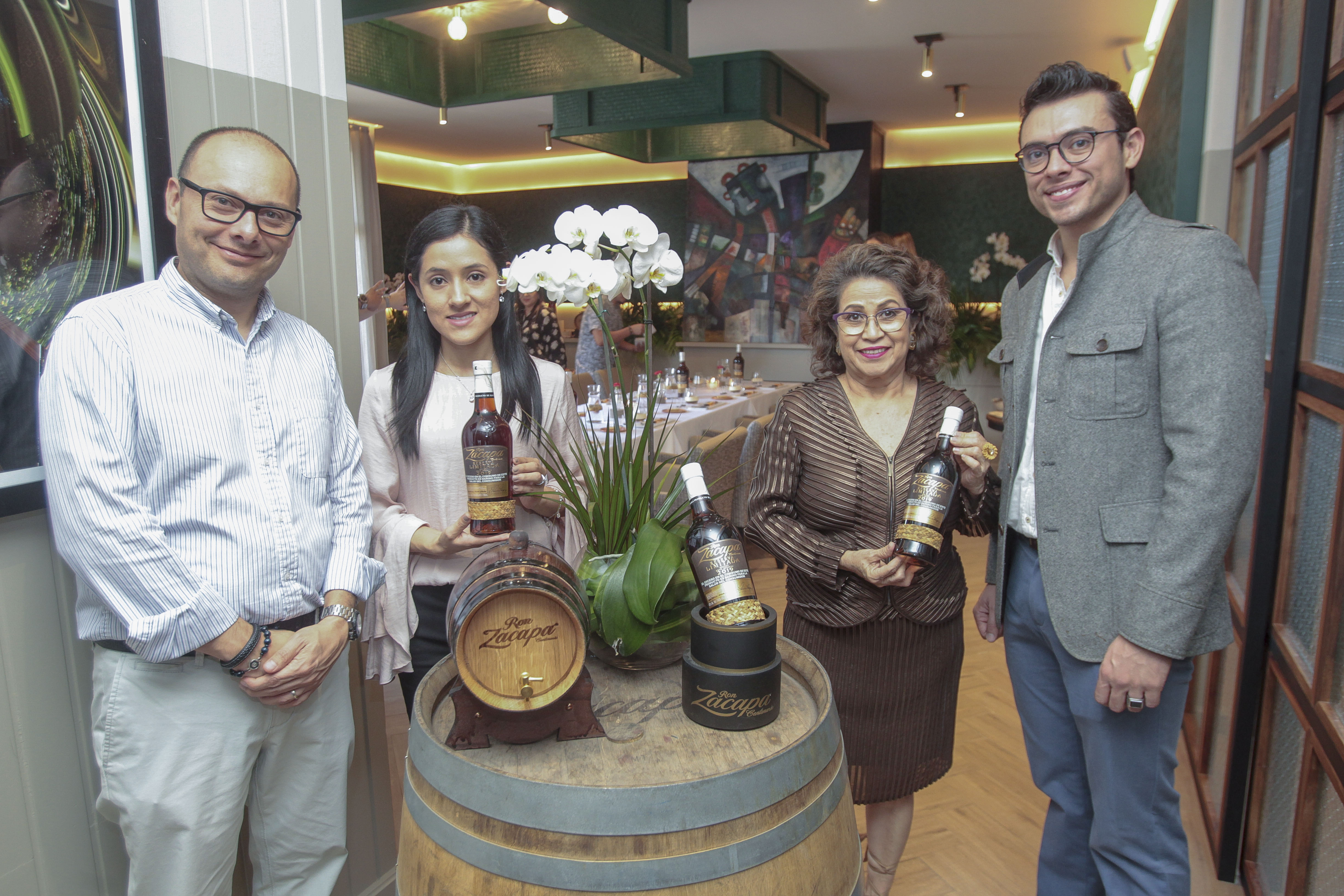 Ejecutivos de Ron Zacapa realizaron la presentación de la Reserva Limitada 2019. (Foto Prensa Libre: Norvin Mendoza)