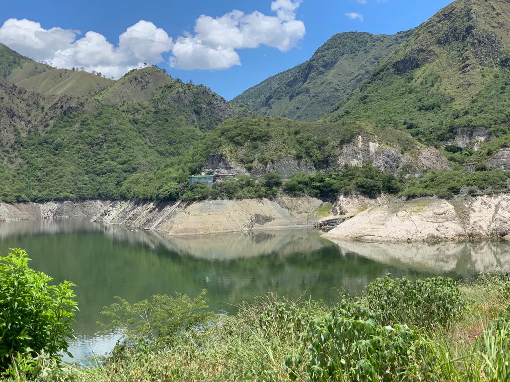 El embalse de Chixoy está en los niveles más bajos de los últimos años para esta época del año, reporta el Inde. (Foto, Prensa Libre: Cortesía).