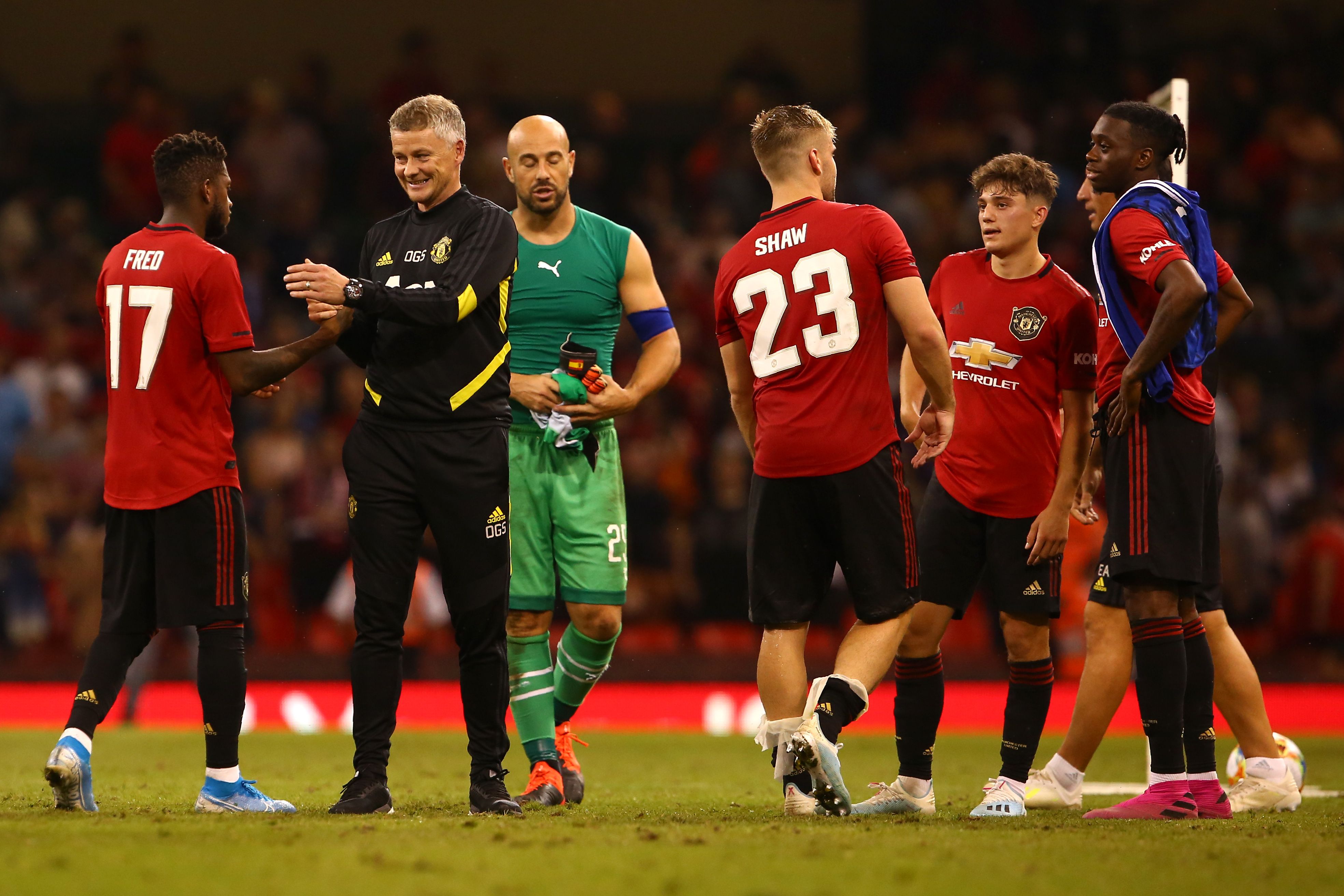 Los jugadores del Manchester United festejaron al final del juego. (Foto Prensa Libre: AFP)