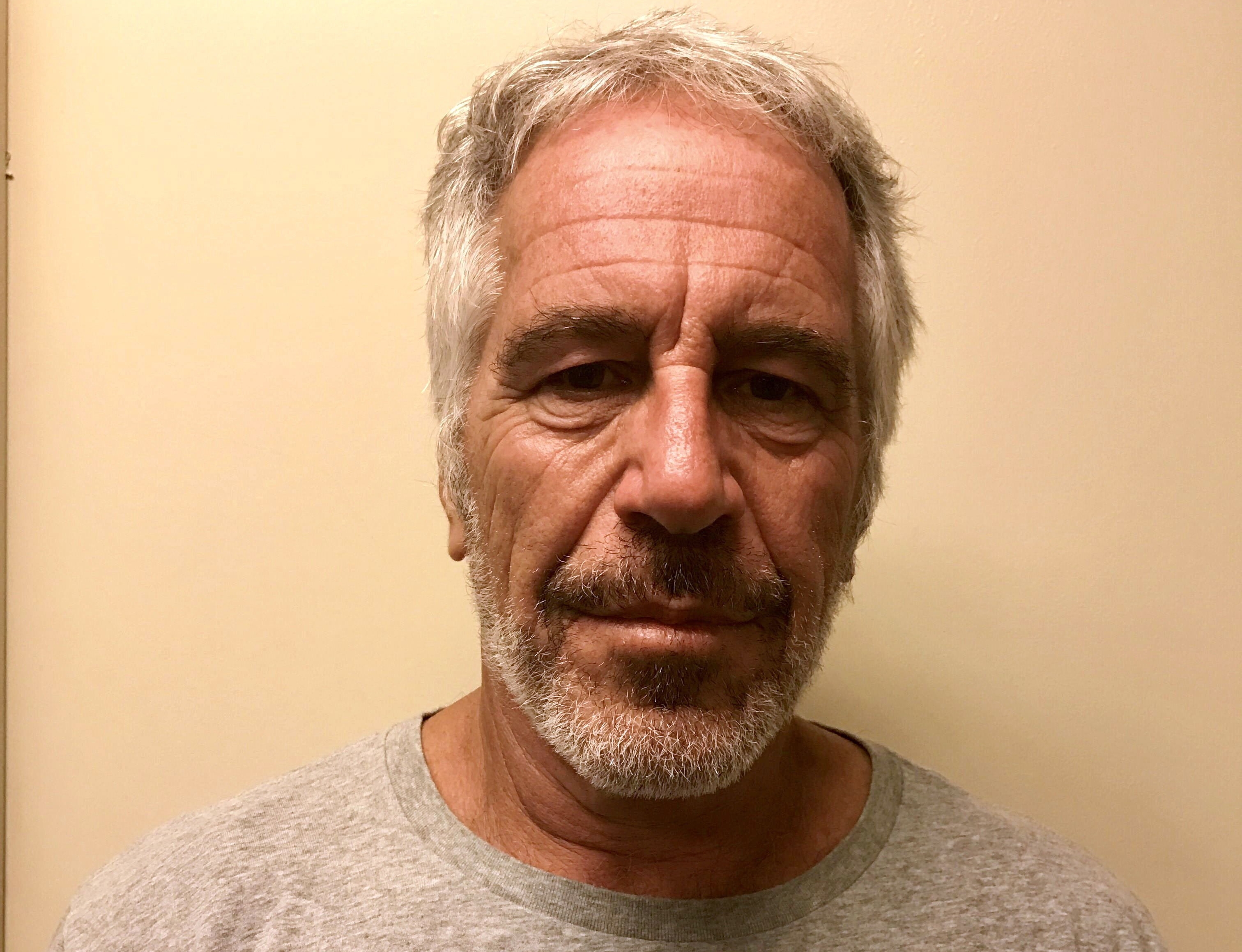  Jeffrey Epstein fue acusado  de crear una red de tráfico sexual de menores. (Foto Prensa Libre: EFE)