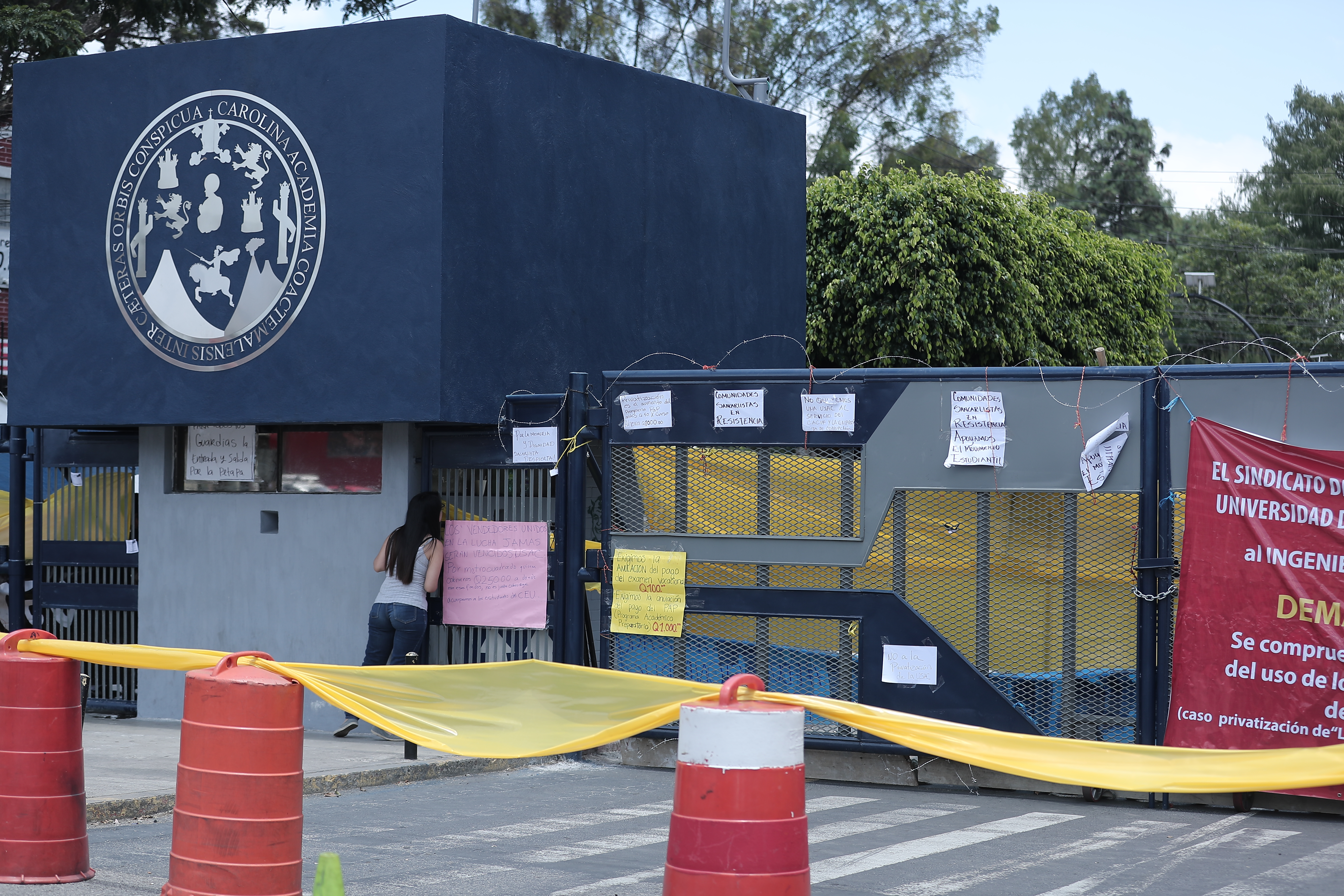 La Universidad de San Carlos fue tomada por los líderes estudiantiles desde el 27 de julio y hasta el momento no hay fecha para abrirla nuevamente (Foto Prensa Libre: Juan Diego González)