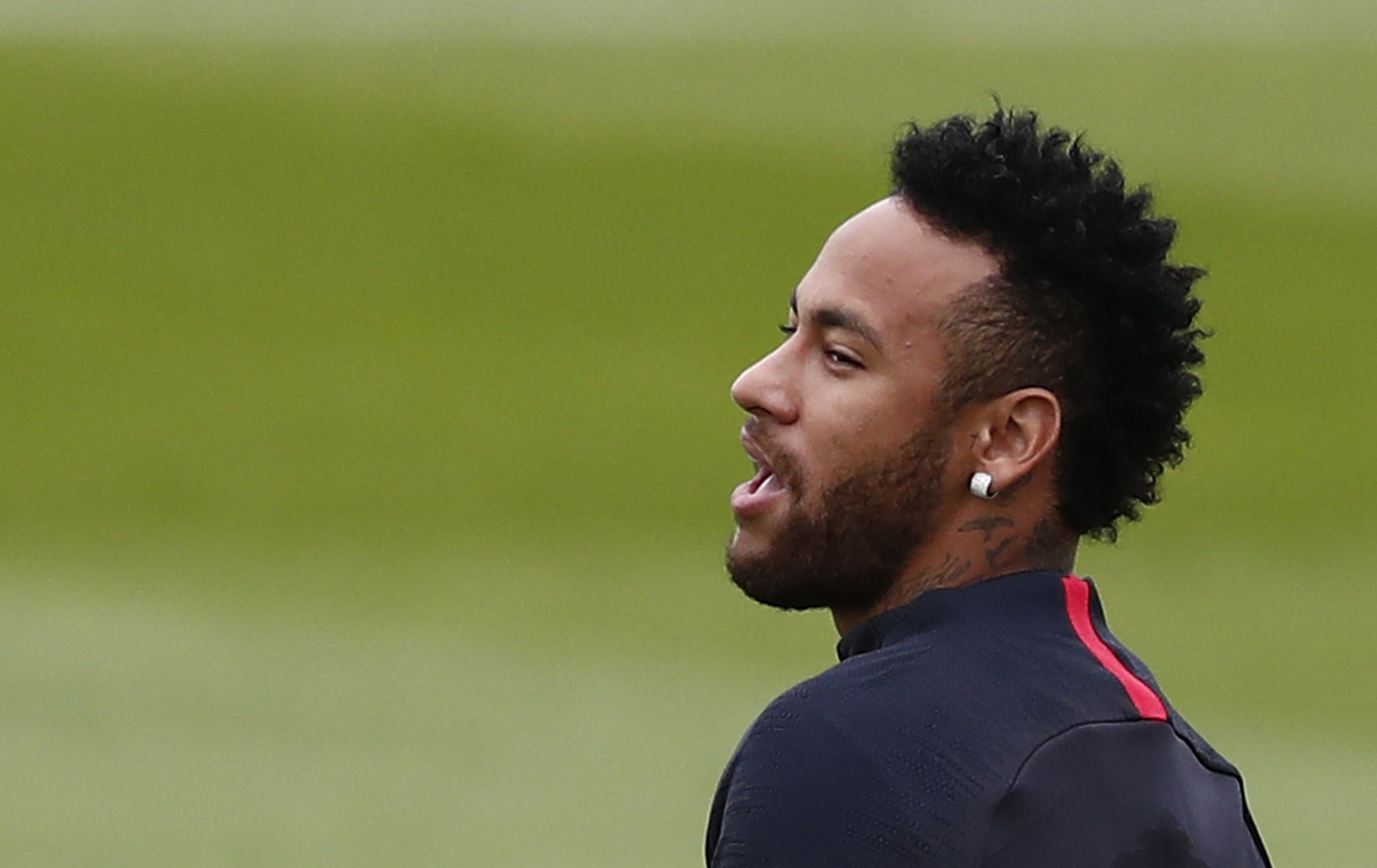 Neymar Jr  sigue en la mirada del Barcelona. (Foto Prensa Libre: EFE)