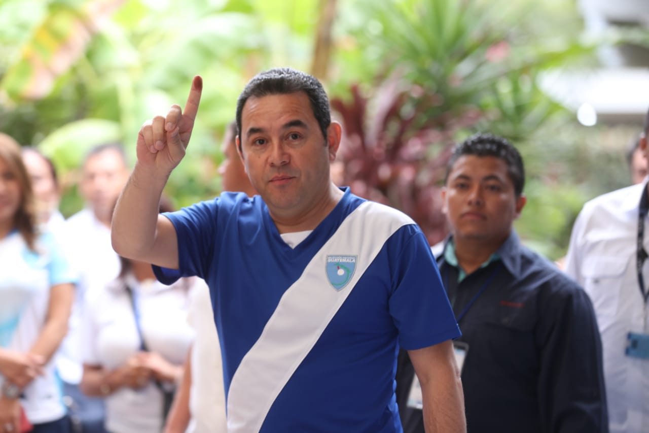 Jimmy Morales ejerció su voto durante la segunda vuelta de las elecciones presidenciales Guatemala 2019. (Foto Prensa Libre: Óscar Rivas) 