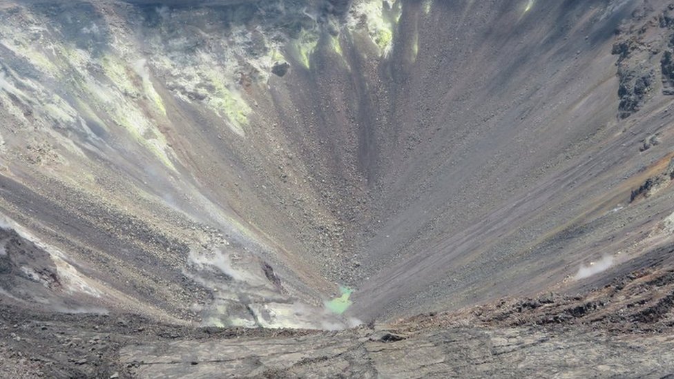 La laguna crece cerca de un metro por semana. Matthew Patrick/USGS