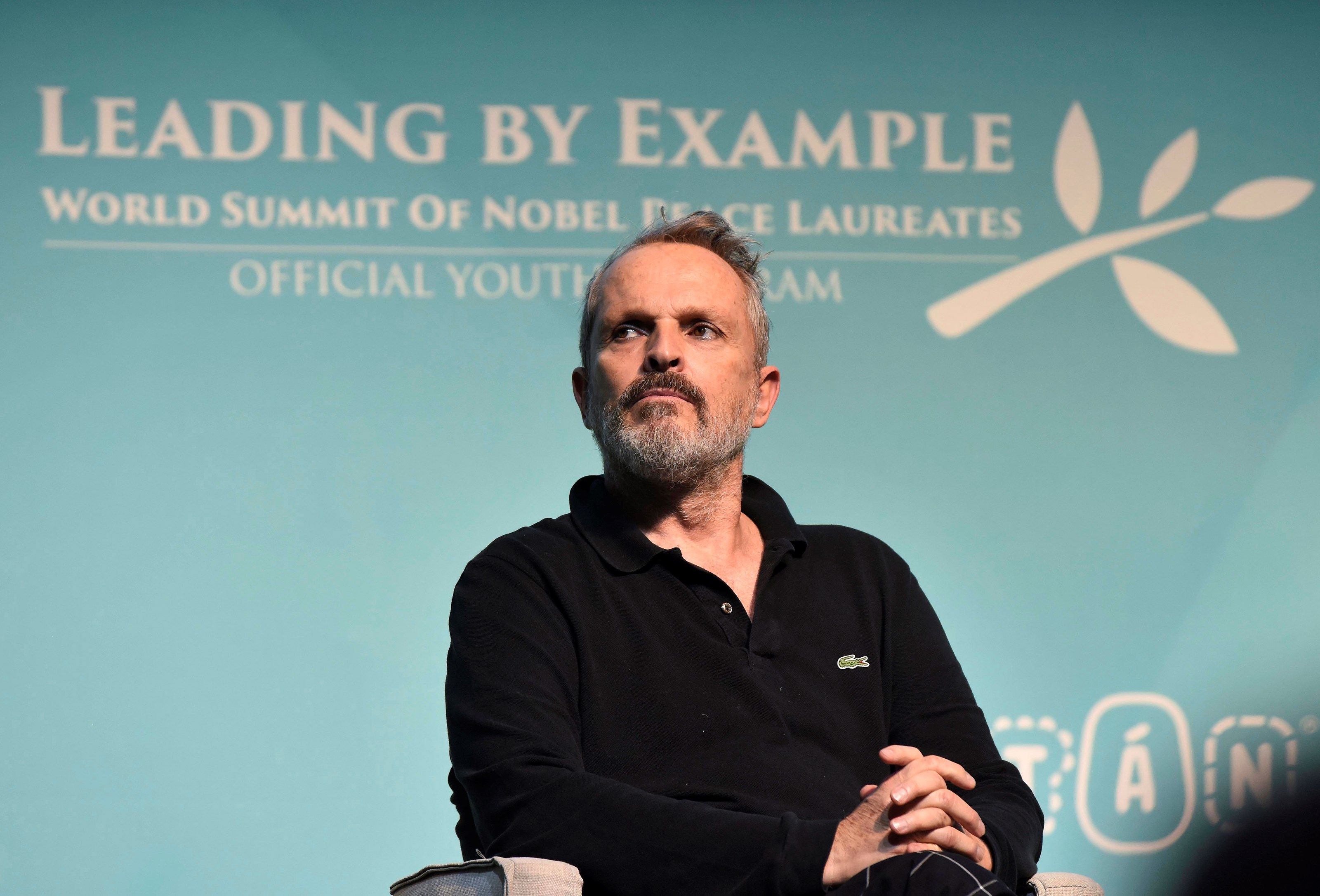 El cantante español Miguel Bosé se ha pronunciado varias veces contra las medidas tomadas para frenar contagios de coronavirus. (Foto Prensa Libre: EFE)