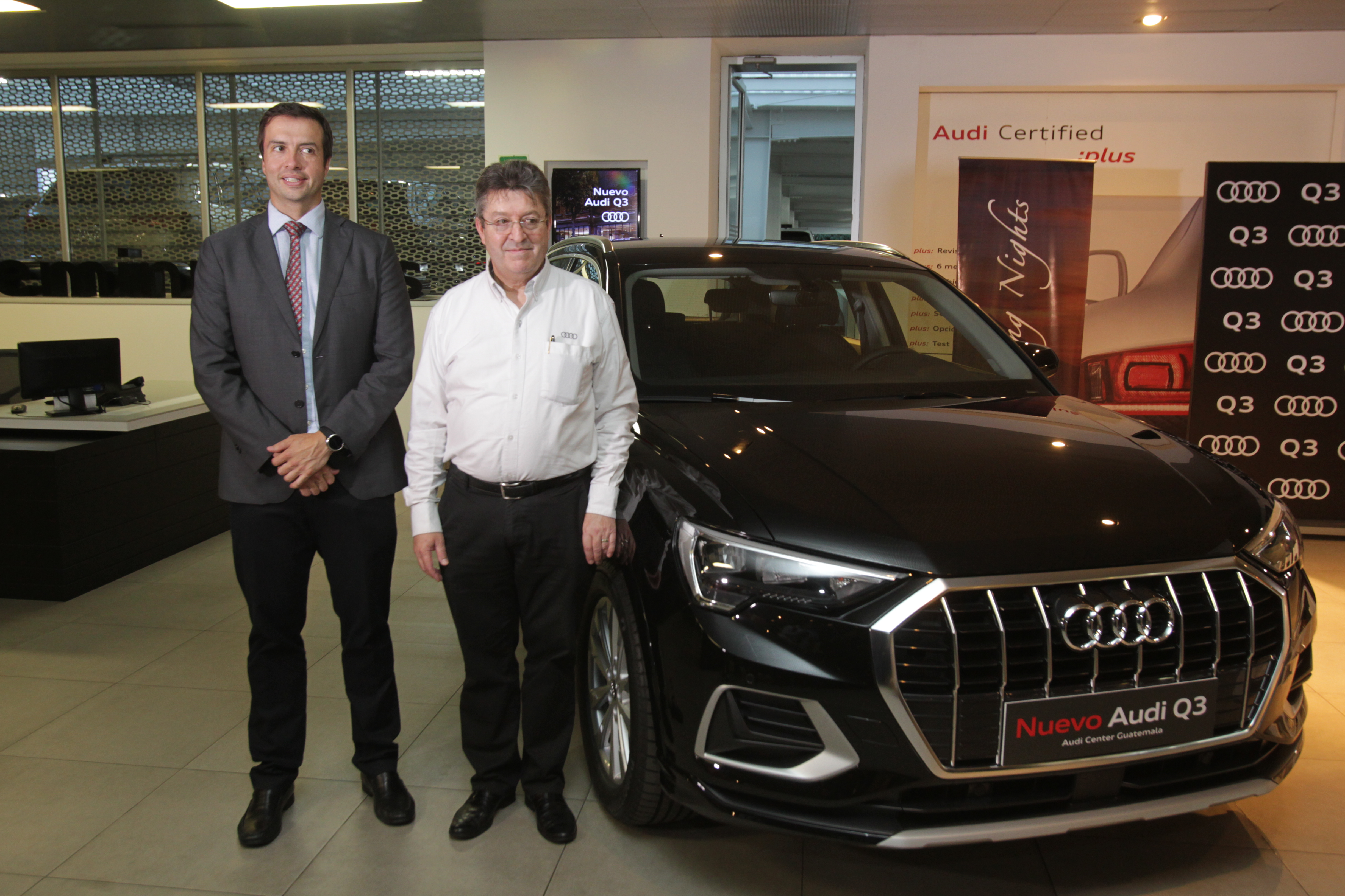 Directivos de Audi Center Guatemala presentaron el nuevo Audi Q3. Foto Norvin Mendoza