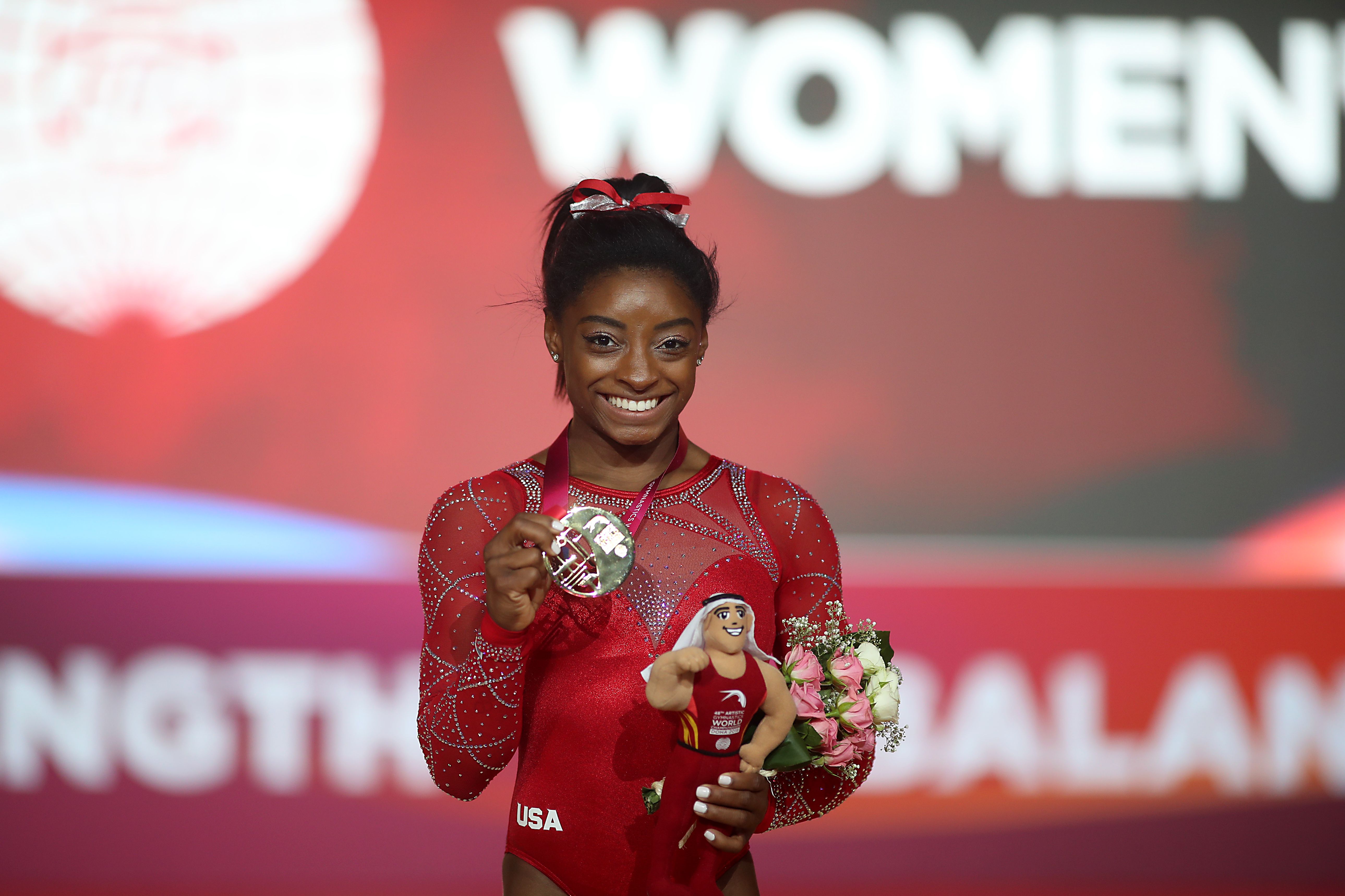 Simone Biles es la gimnasta que más premios ha ganado de la historia de Estados Unidos. (Foto Prensa Libre: AFP)