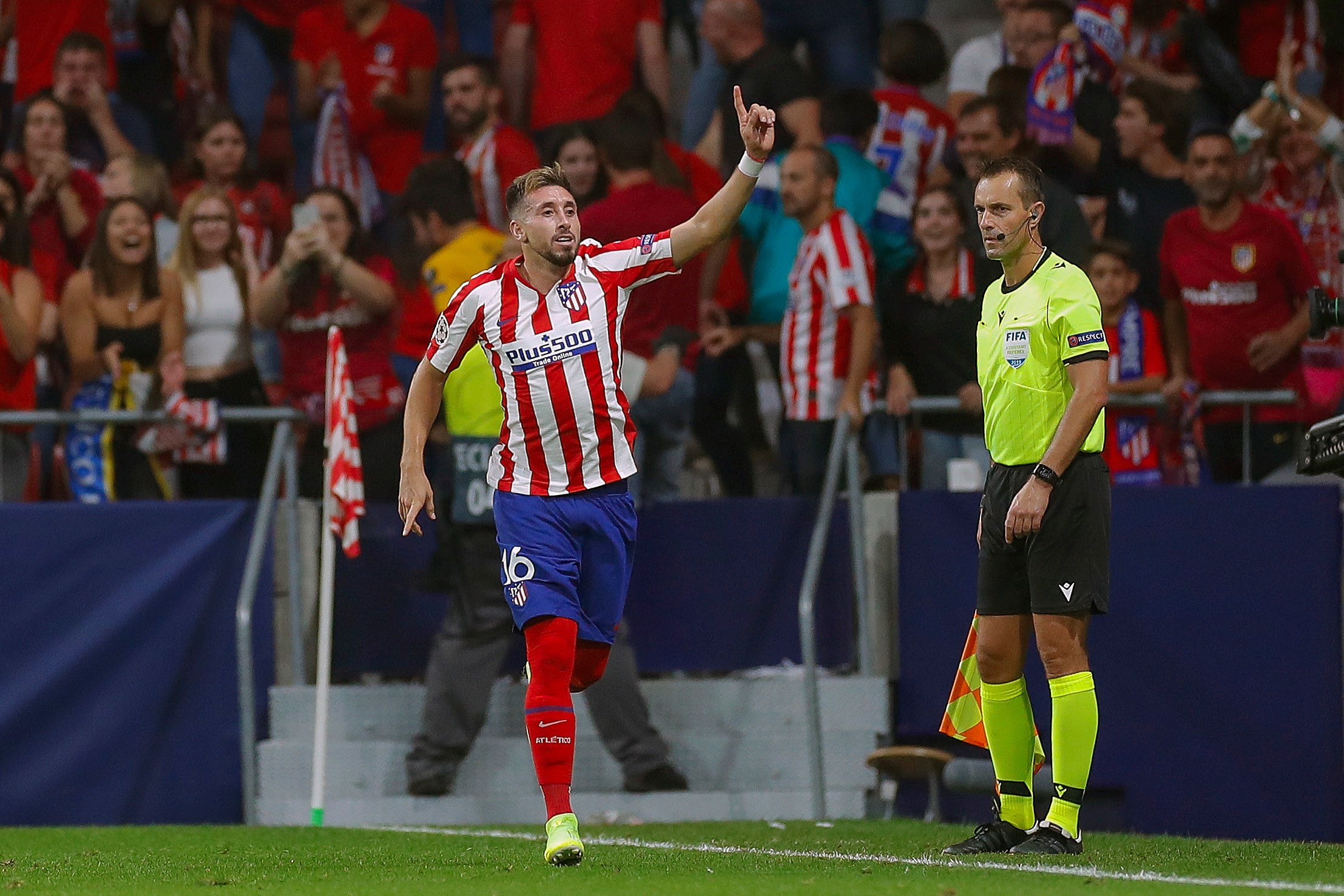 El centrocampista mexicano del Atlético de Madrid Héctor Herrera celebra tras marcar el segundo gol contra la Juventus. (Foto Prensa Libre: EFE)