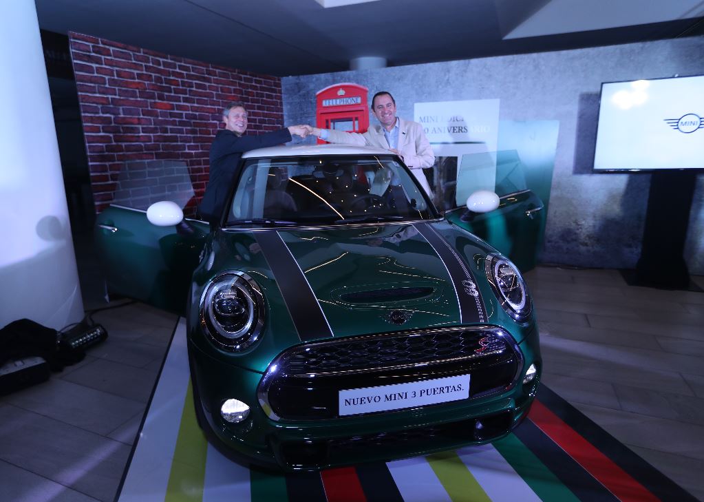 Grupo Los Tres presentó la edición especial por los 60 años del Mini Cooper. Foto Prensa Libre: Oscar Rivas