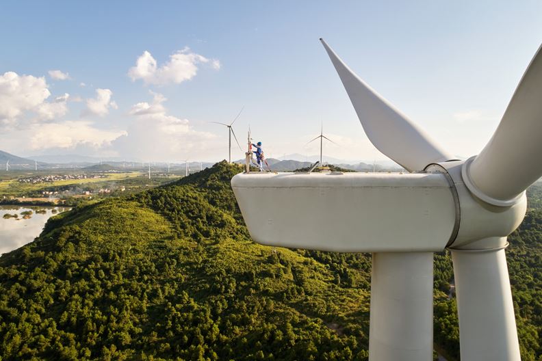 Ubicado en el condado de Dao en Hunan, China, el parque eólico Concord Jing Tang produce 48 megavatios de energía limpia. (Foto Prensa Libre: Tomada de Apple.com). 