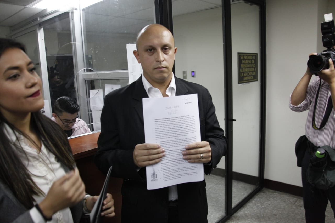 Jeanneth Ponce y Pedro Cruz, de la Asociación Primero Guatemala. (Foto Prensa Libre: Noé Medina)