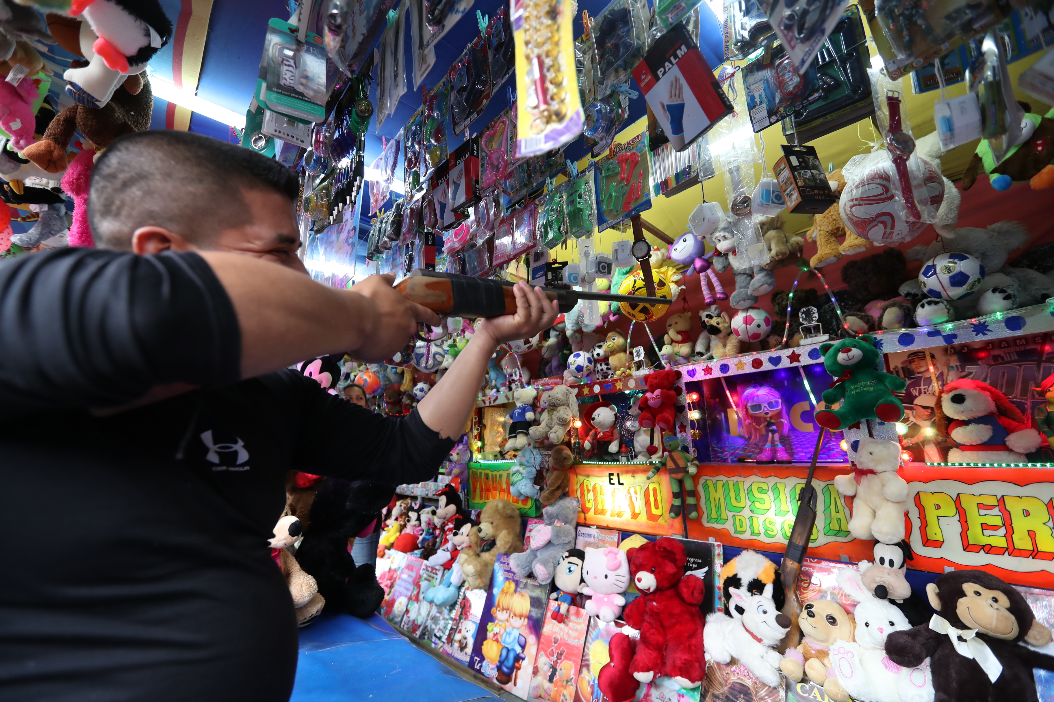 La feria de Xela ofrece a los visitantes un sin número de opciones para entretenerse. (Foto Prensa LIbre: Mynor Toc)