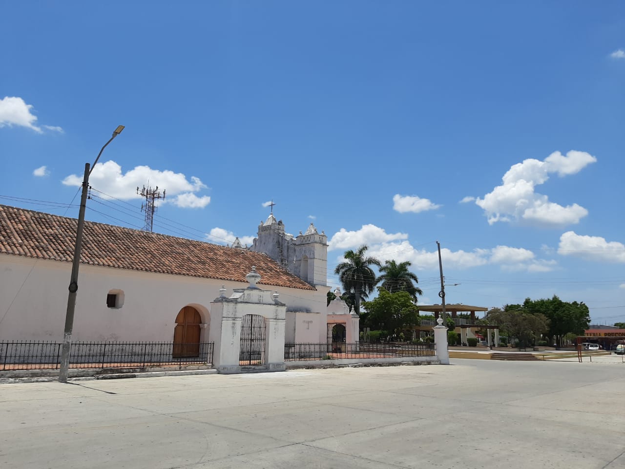 Las calles de Río Hondo, Zacapa, lucen vacías. (Foto Prensa Libre: Mario Morales)