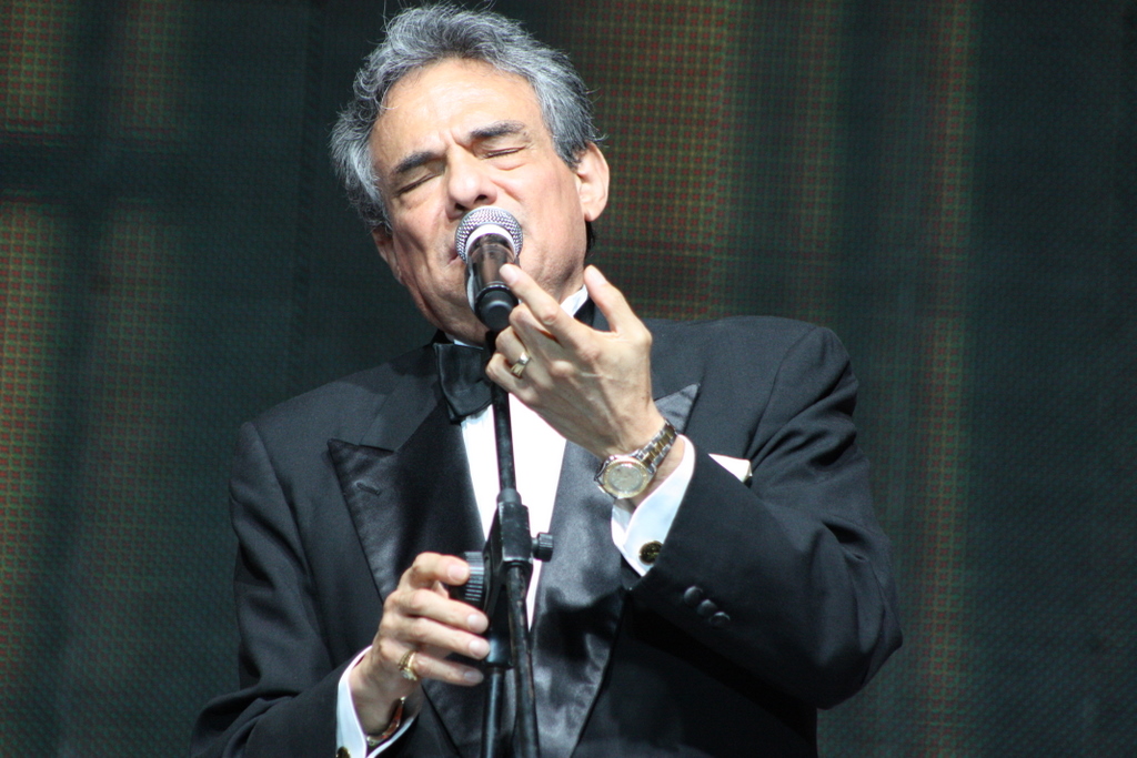 Una de las imágenes que José José ha dejado en sus visitas a Guatemala.  Este es su último concierto en el 2011.  (Foto Prensa Libre: Keneth Cruz). 